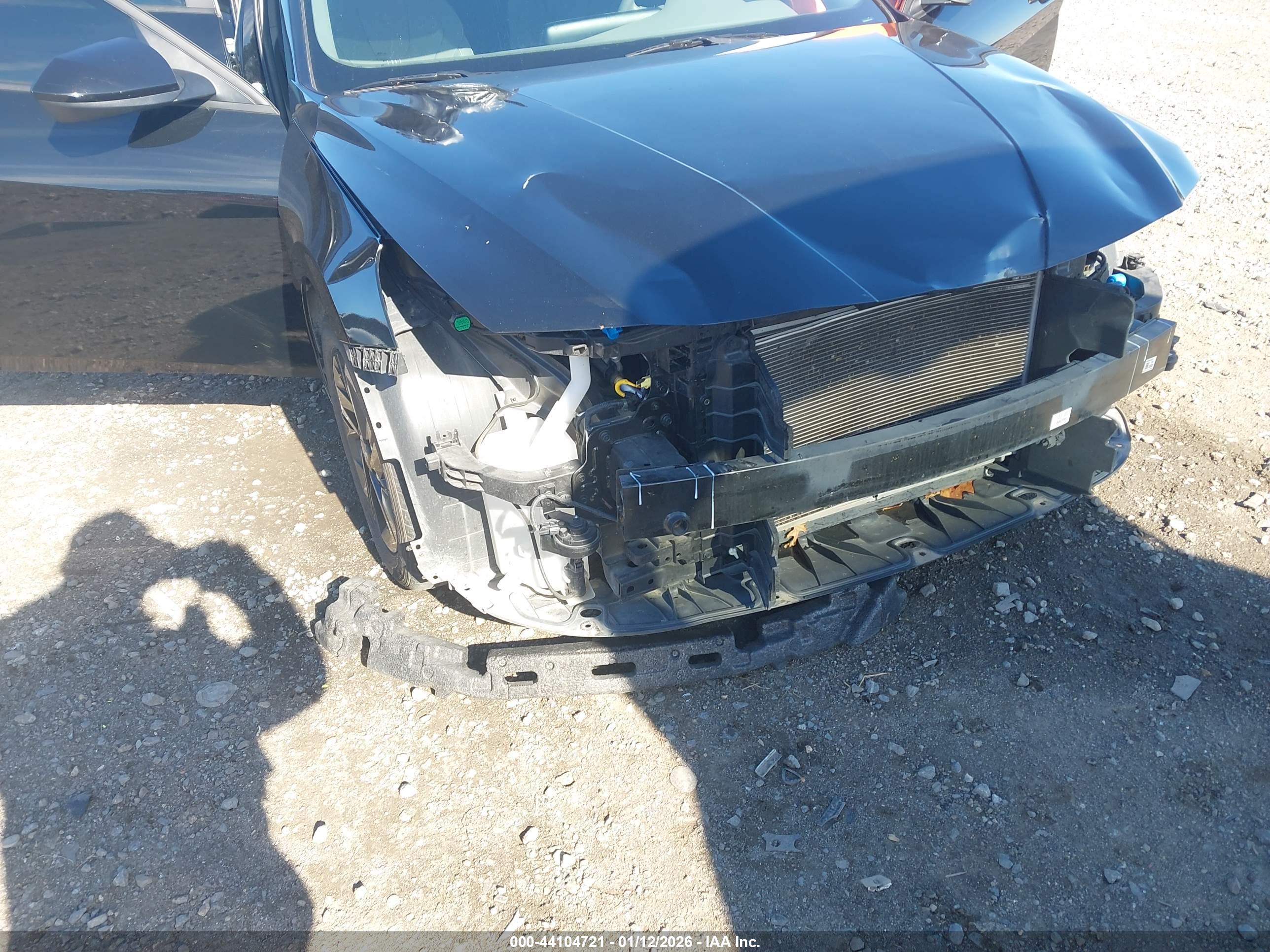 HYUNDAI ELANTRA image 6
