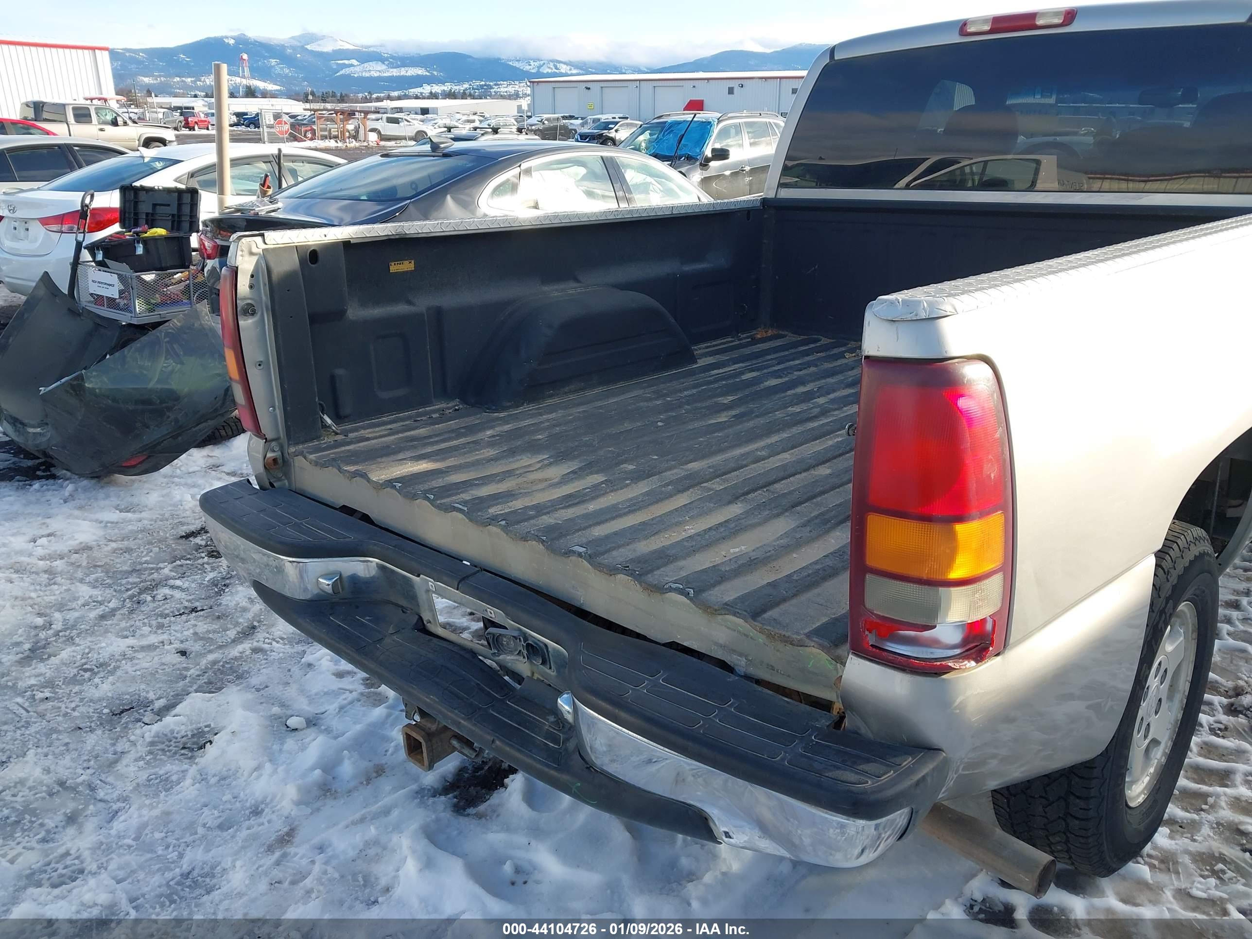 CHEVROLET SILVERADO image 6