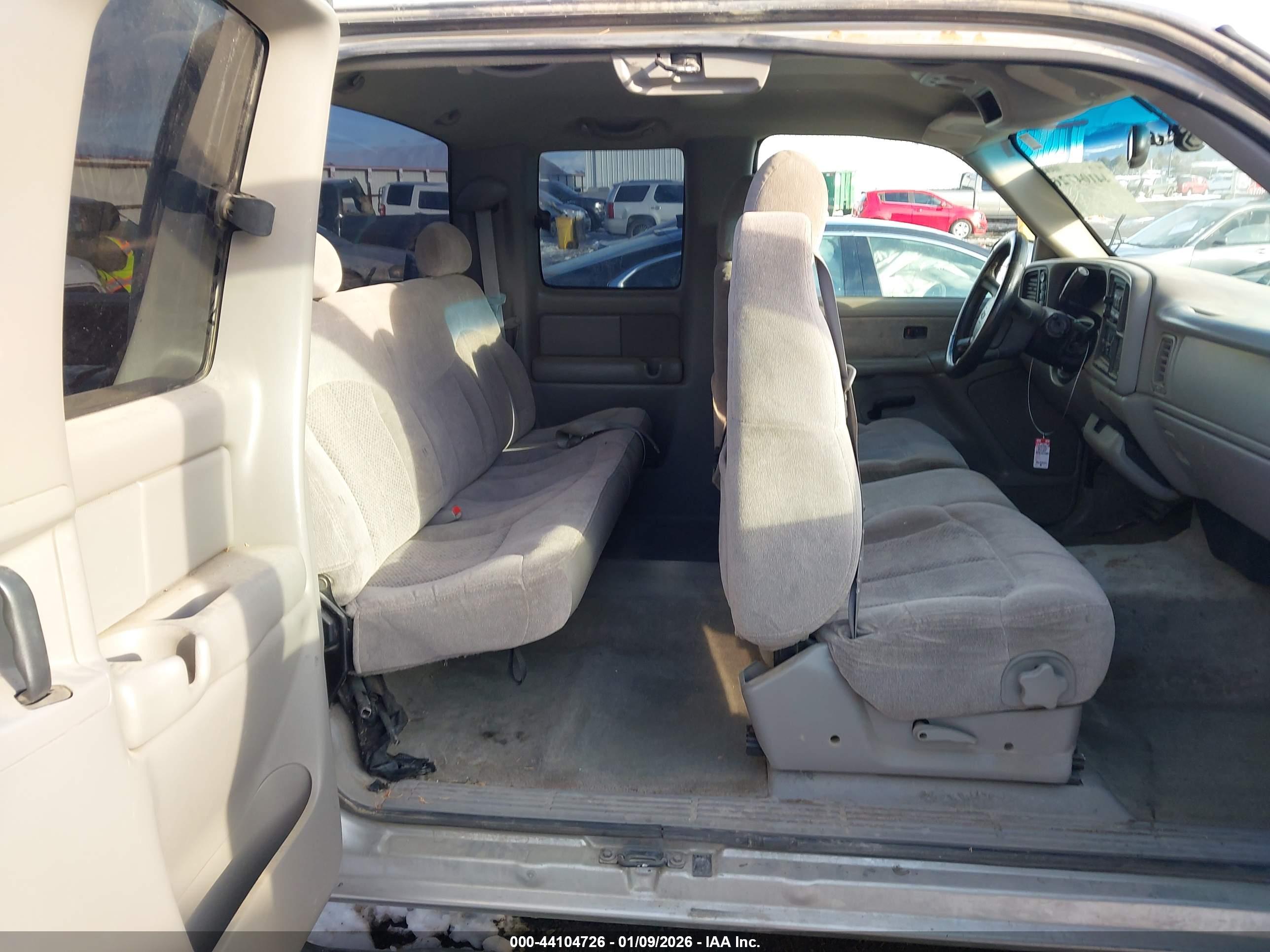 CHEVROLET SILVERADO image 8