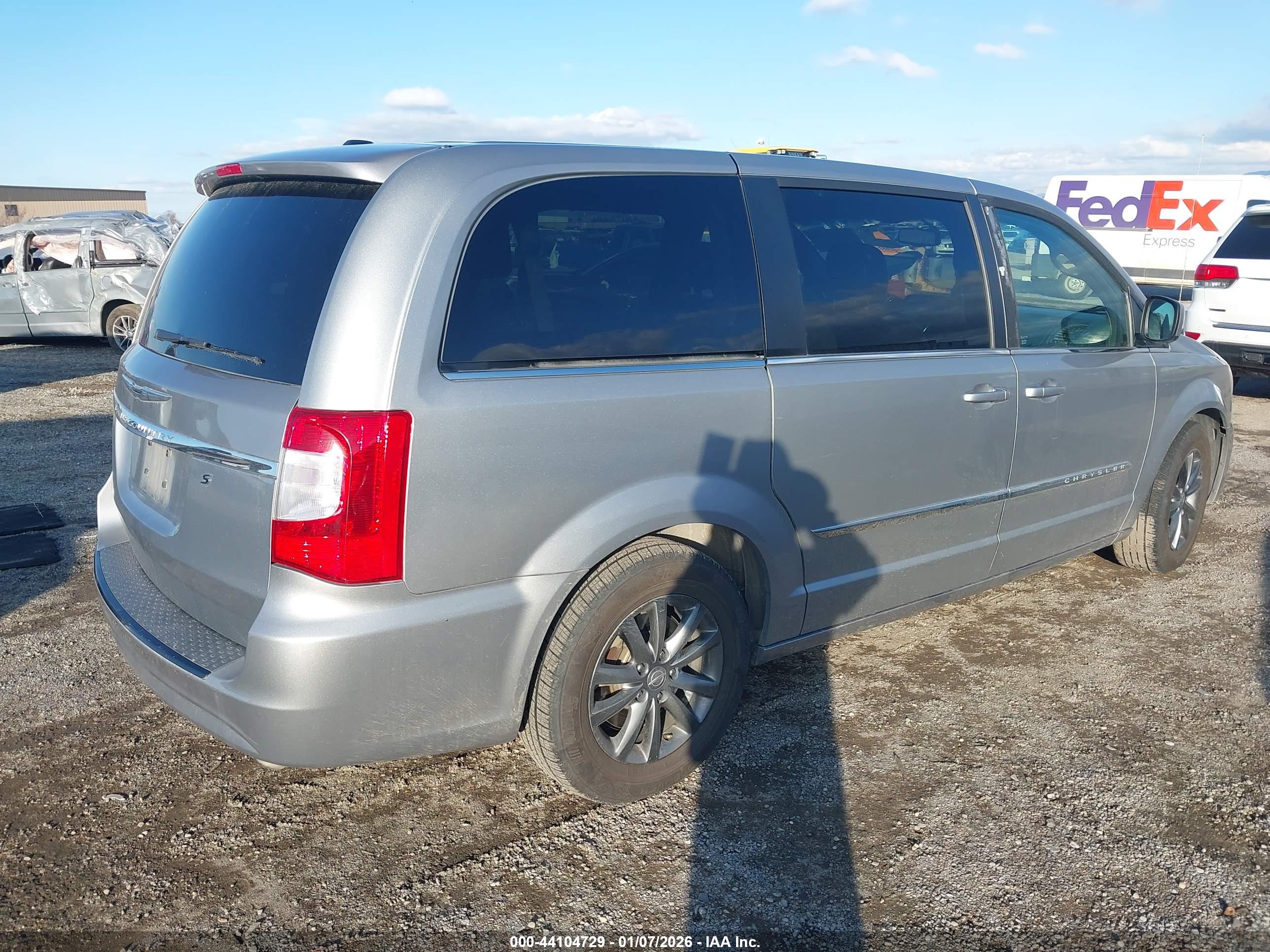 CHRYSLER TOWN image 4