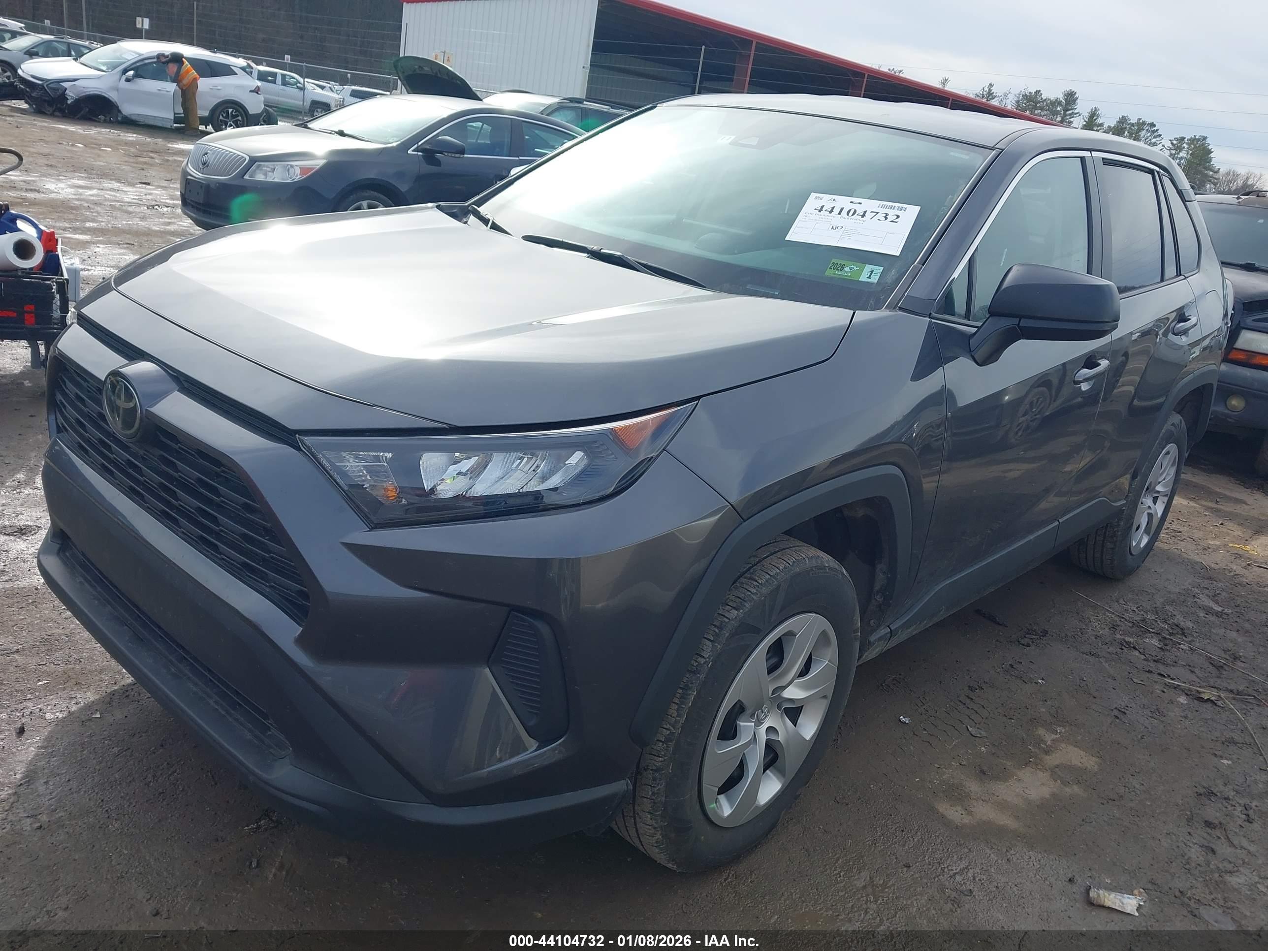 TOYOTA RAV4 image 2