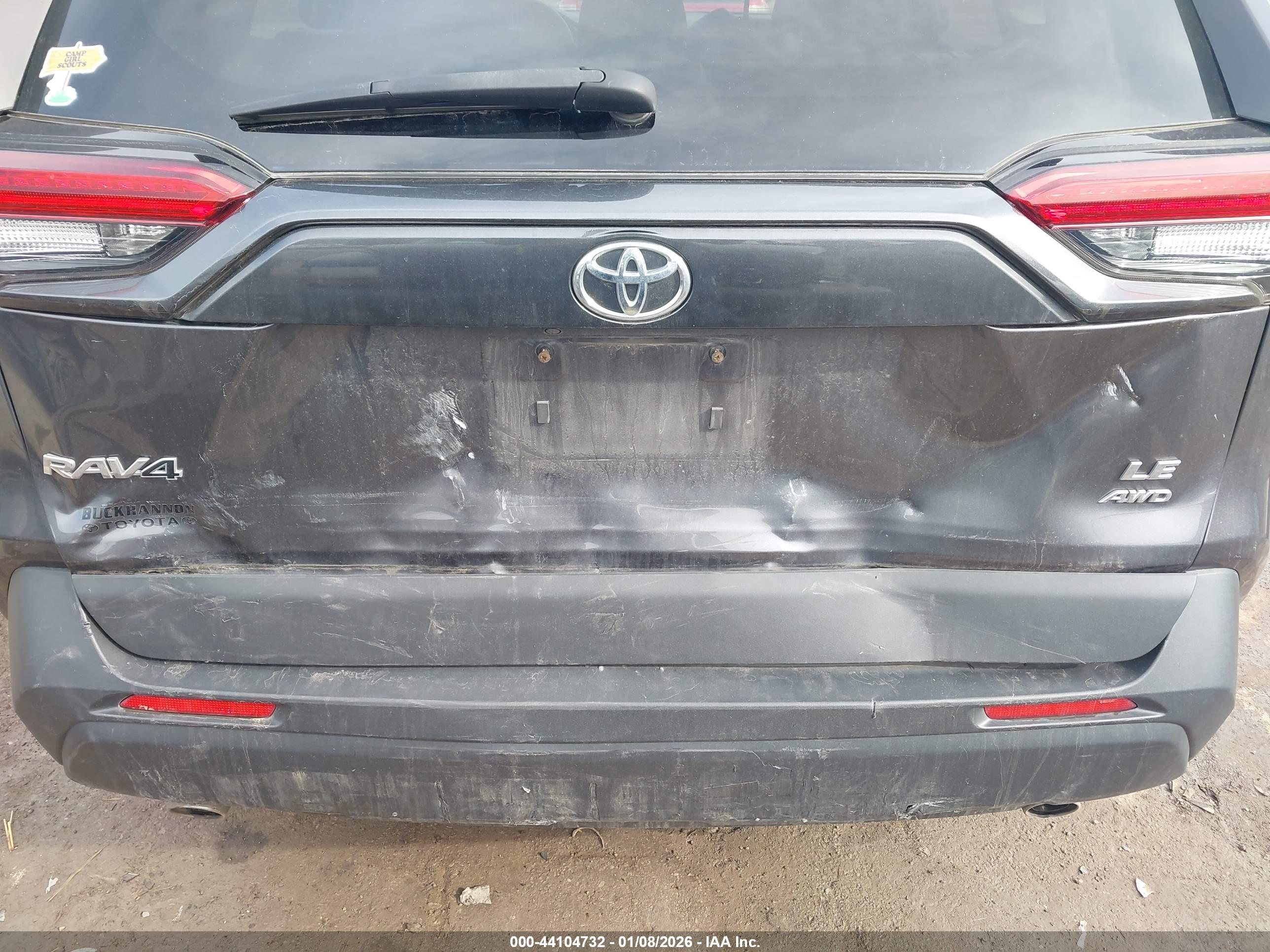 TOYOTA RAV4 image 6