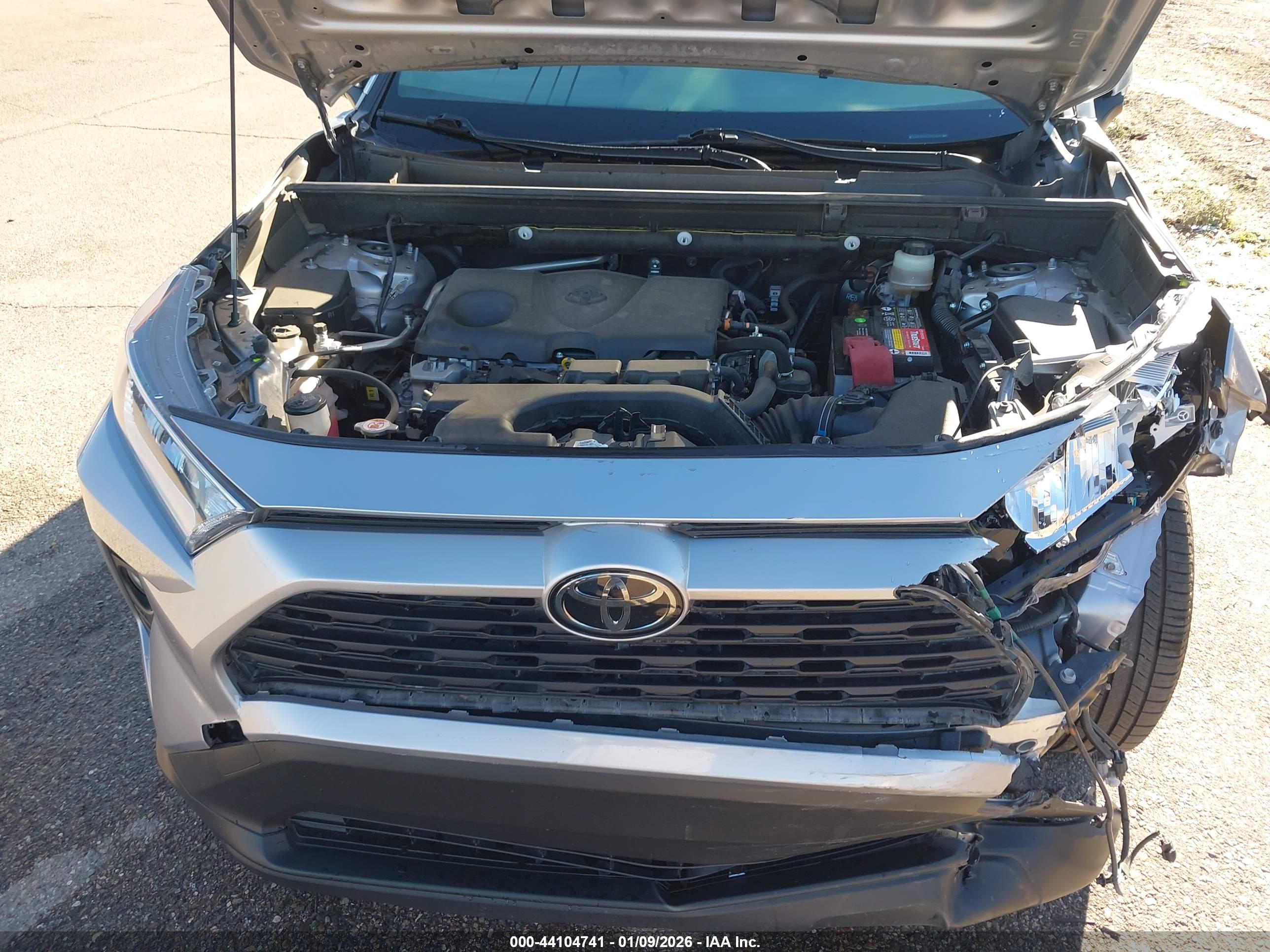 TOYOTA RAV4 image 10