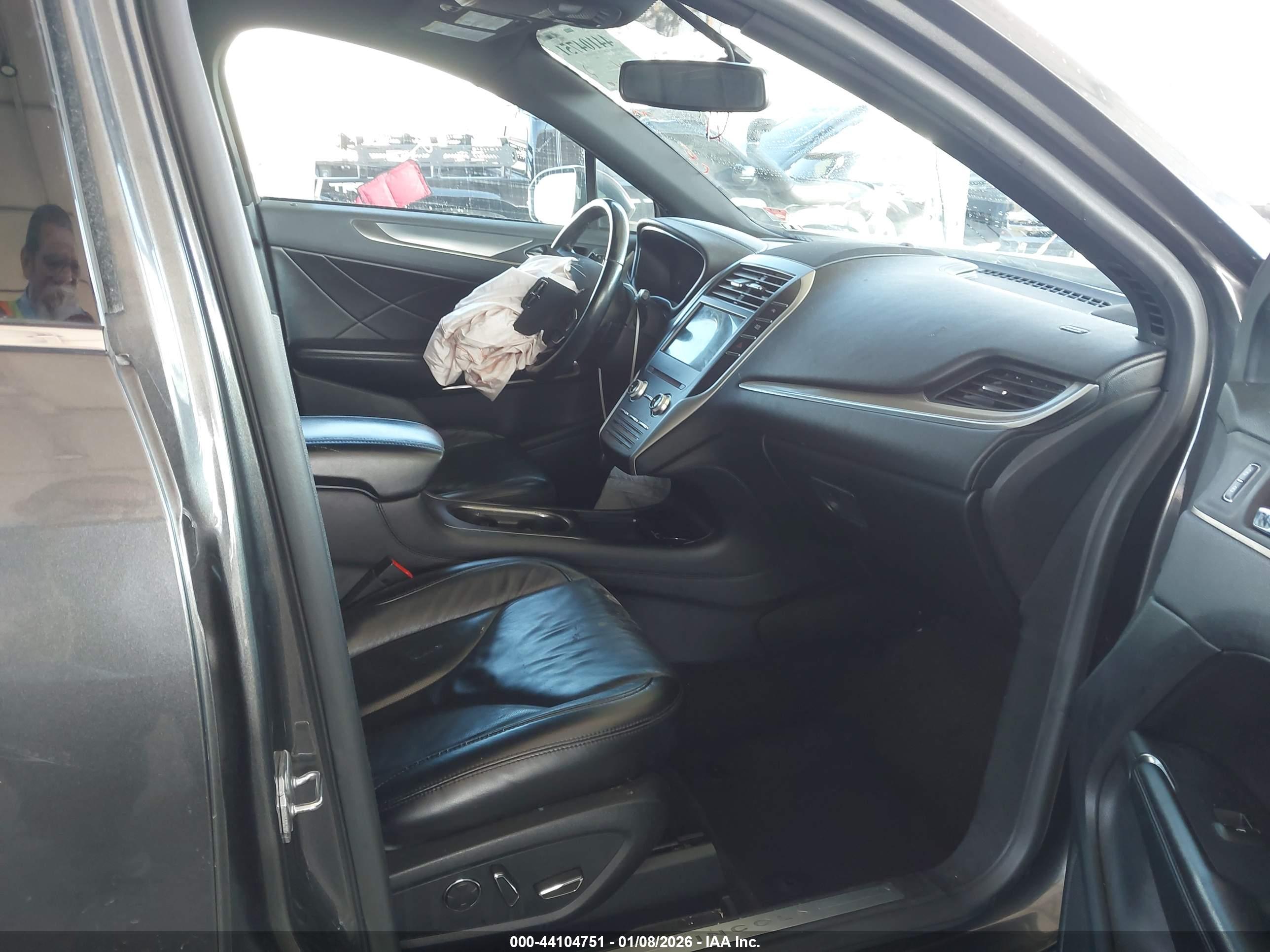 LINCOLN MKC image 5