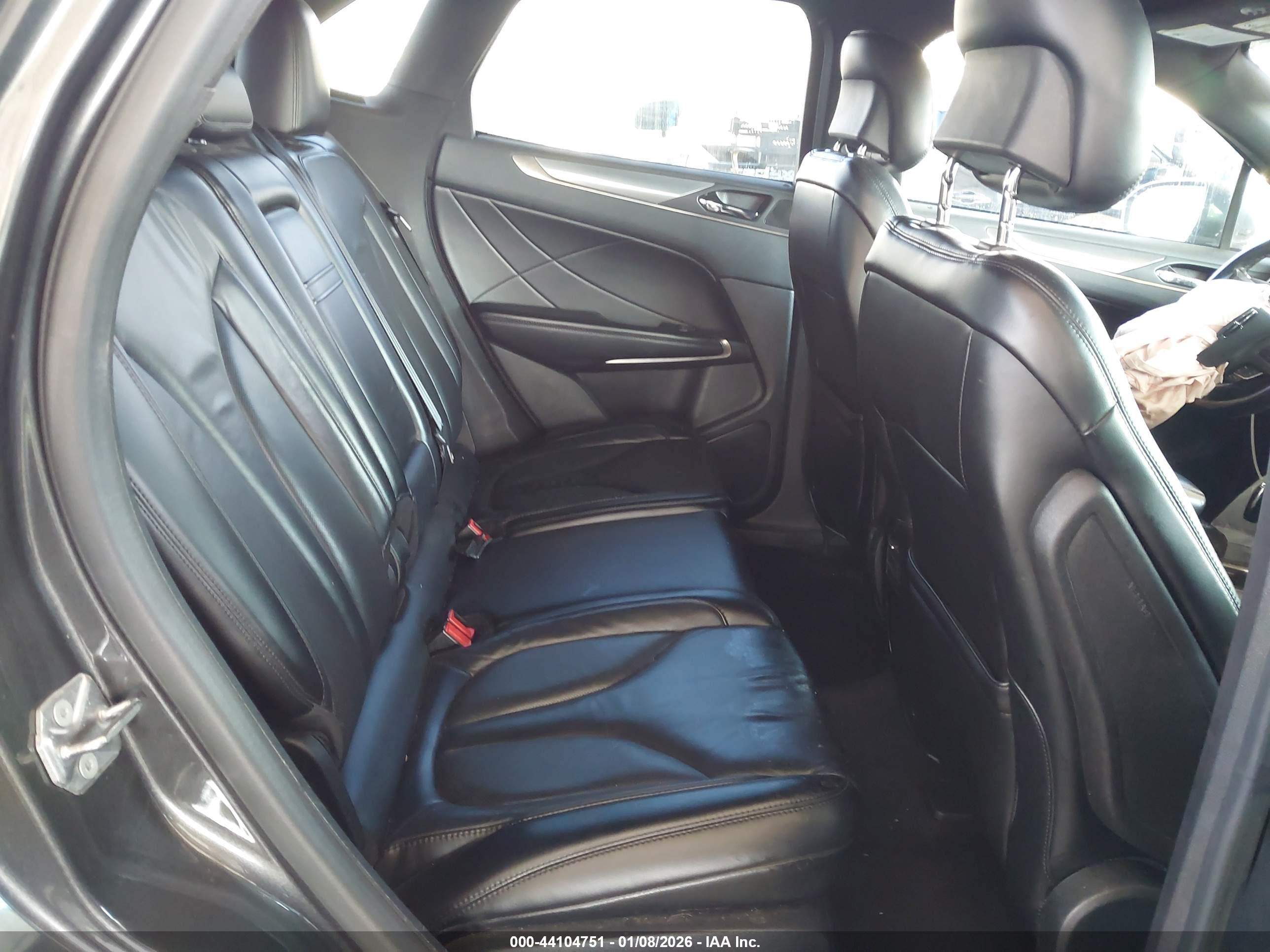 LINCOLN MKC image 8