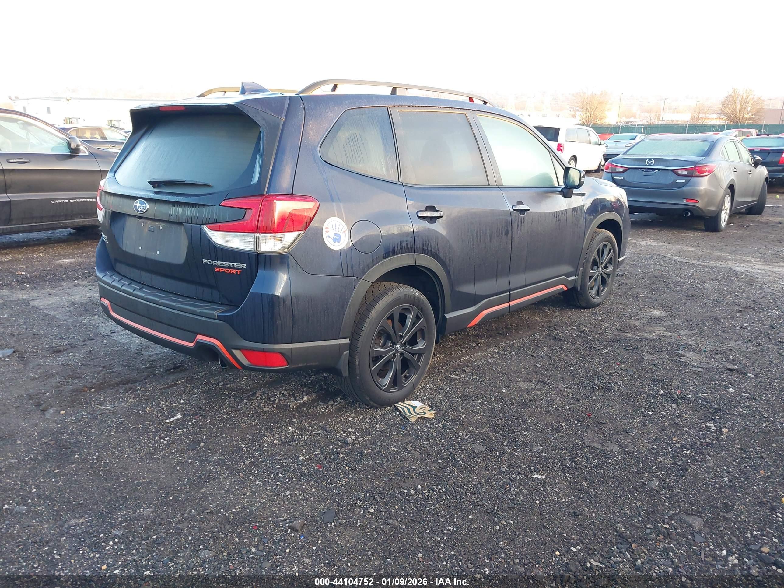 SUBARU FORESTER image 4