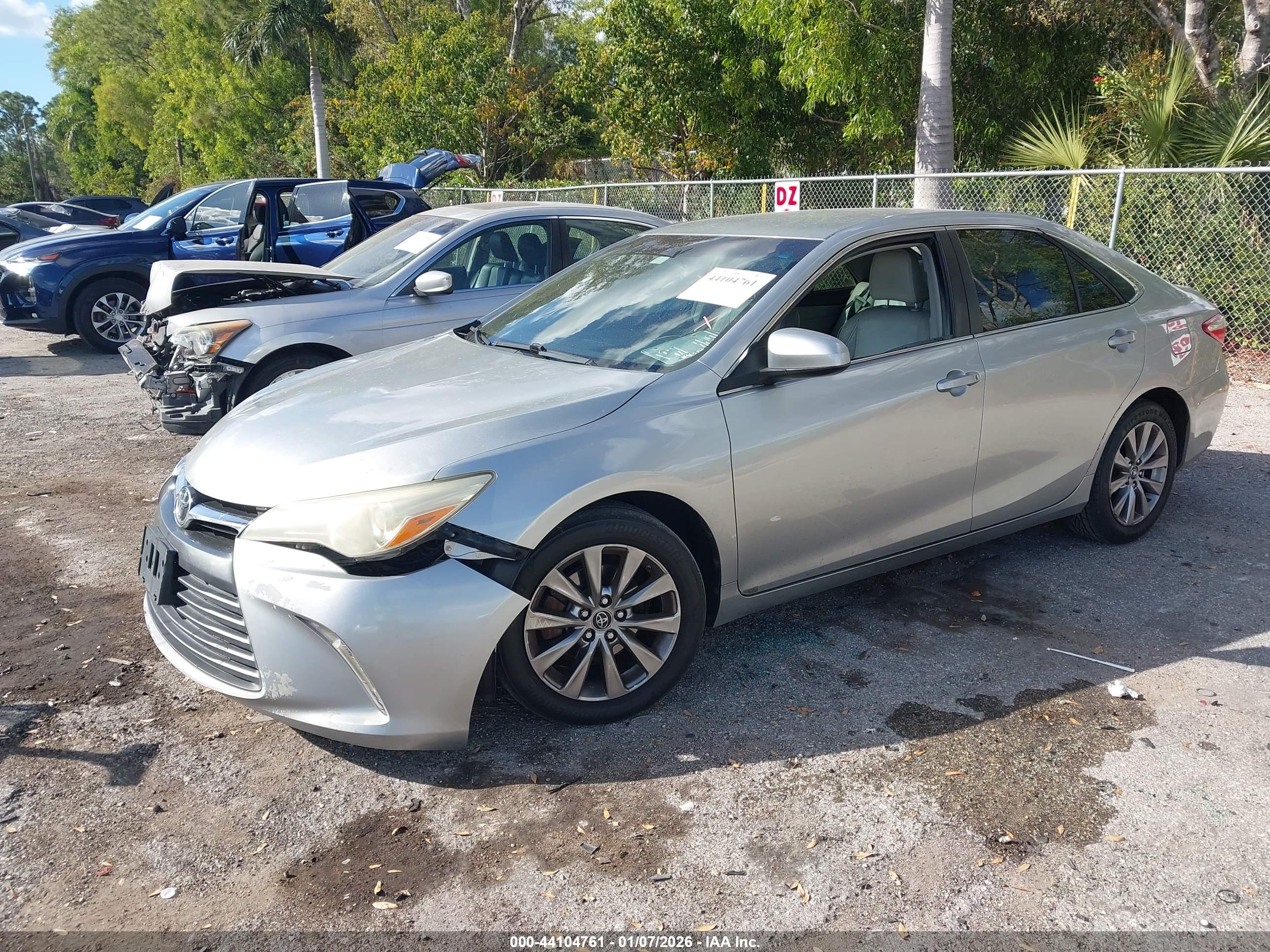 TOYOTA CAMRY image 2
