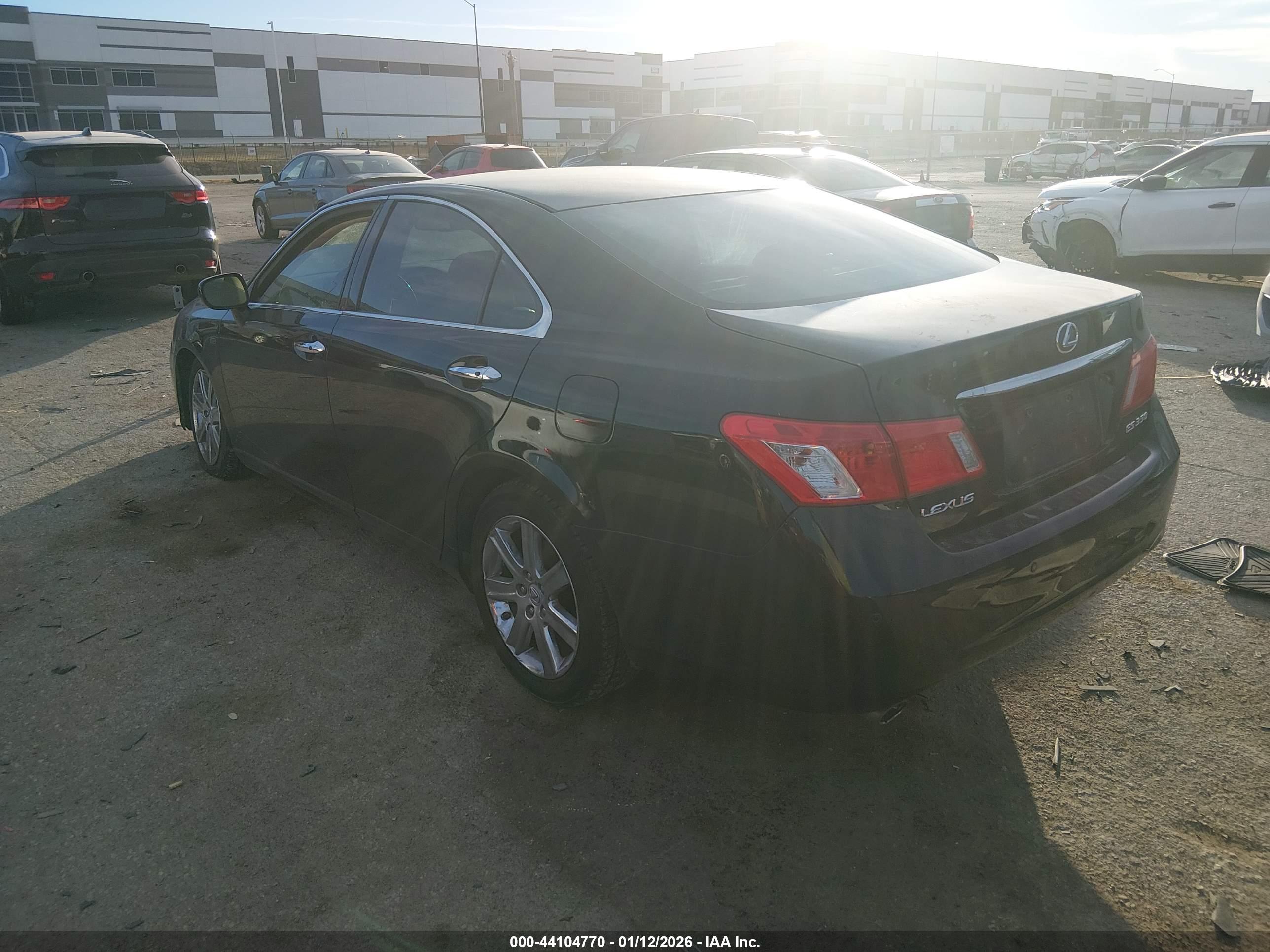 LEXUS ES image 3
