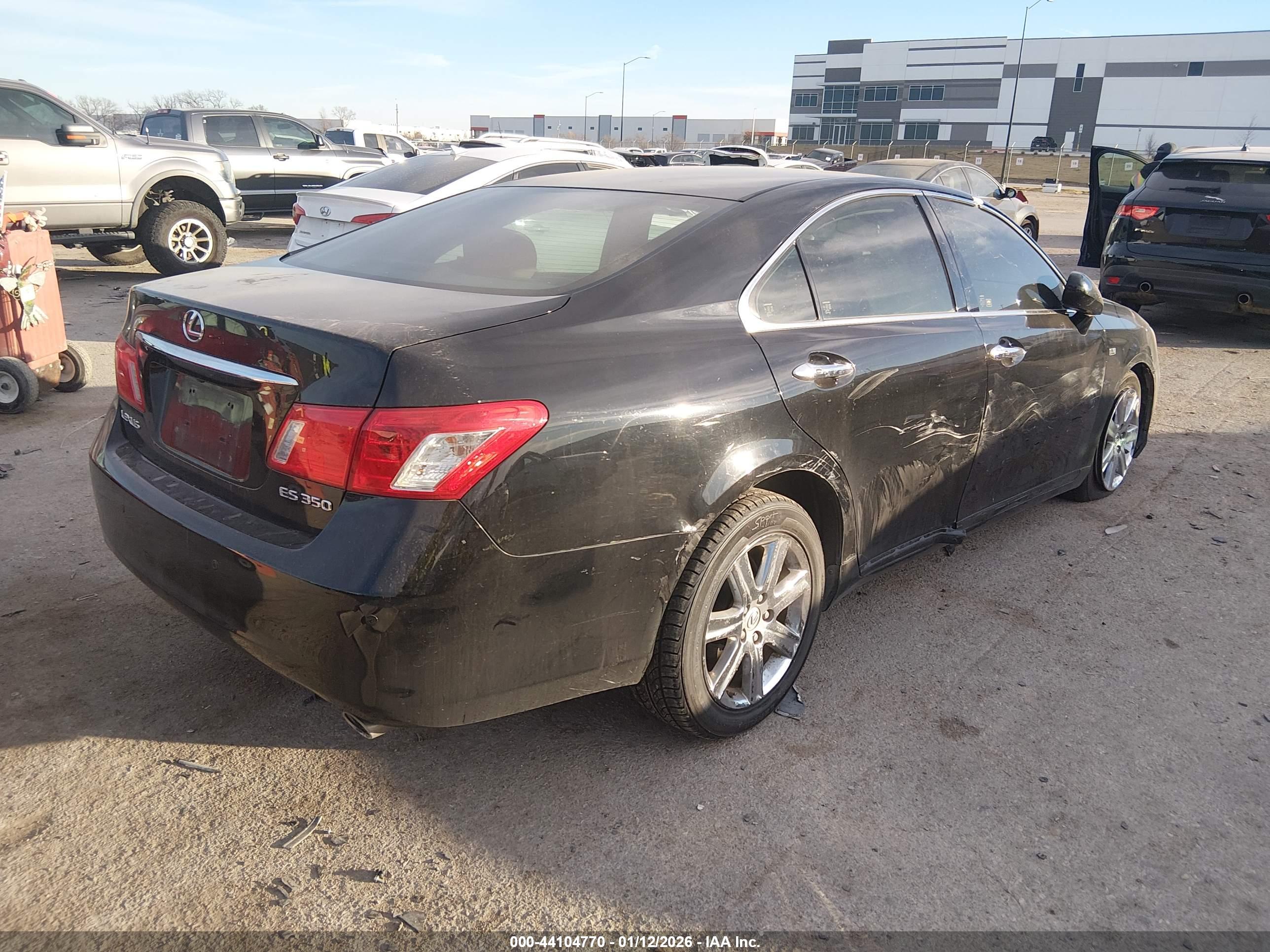 LEXUS ES image 4