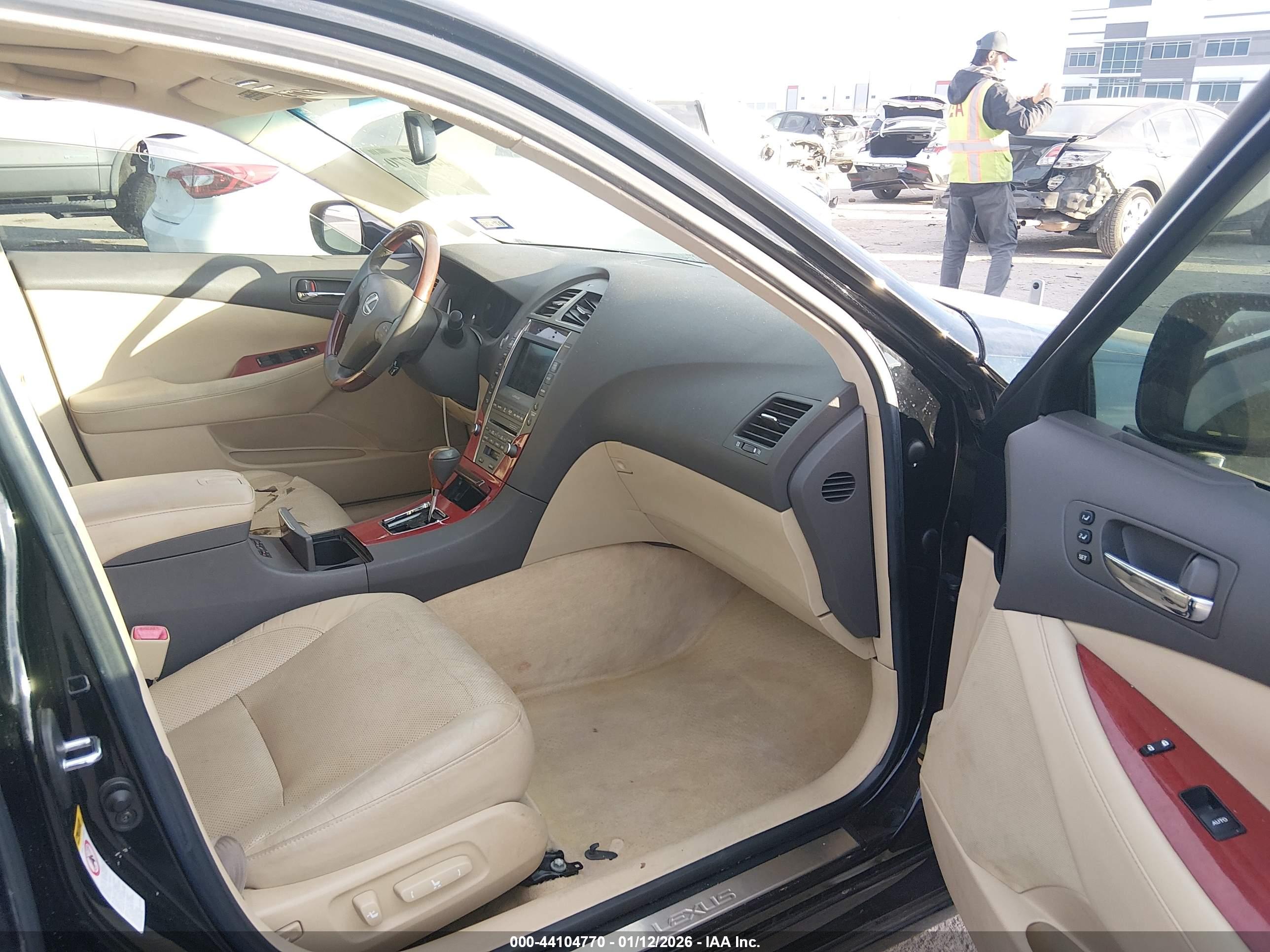 LEXUS ES image 5