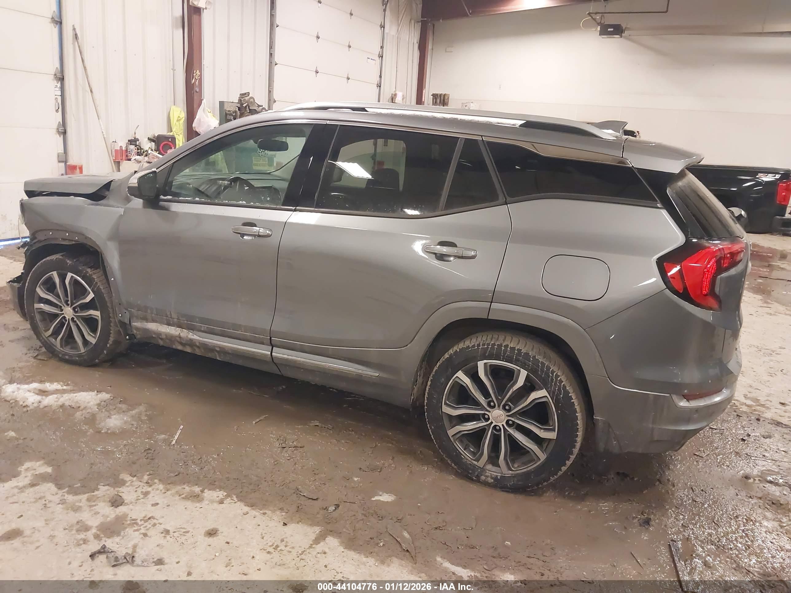 GMC TERRAIN image 3