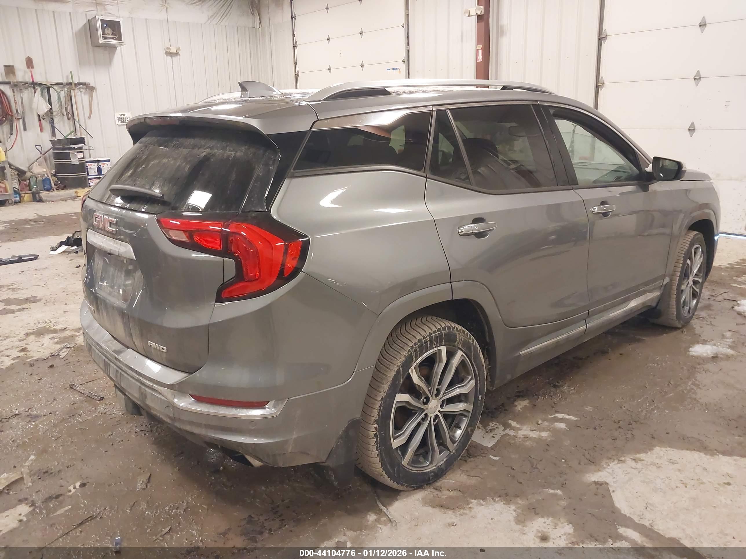 GMC TERRAIN image 4