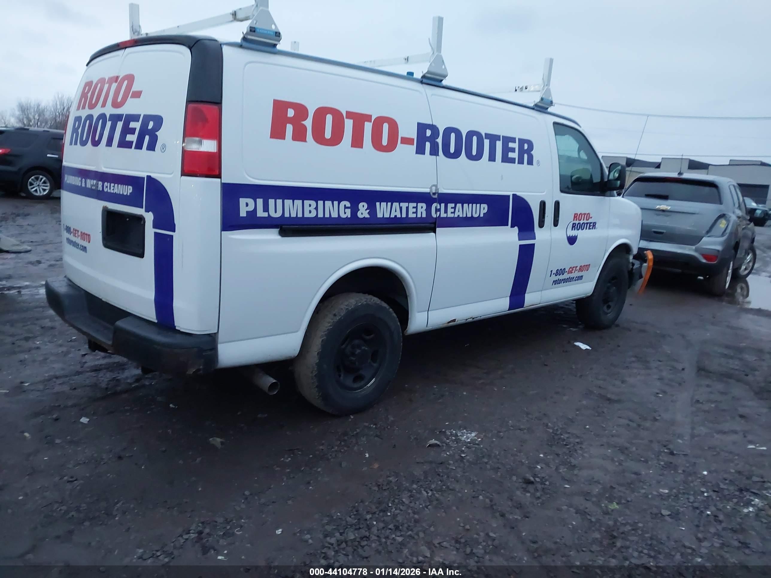 CHEVROLET EXPRESS image 4