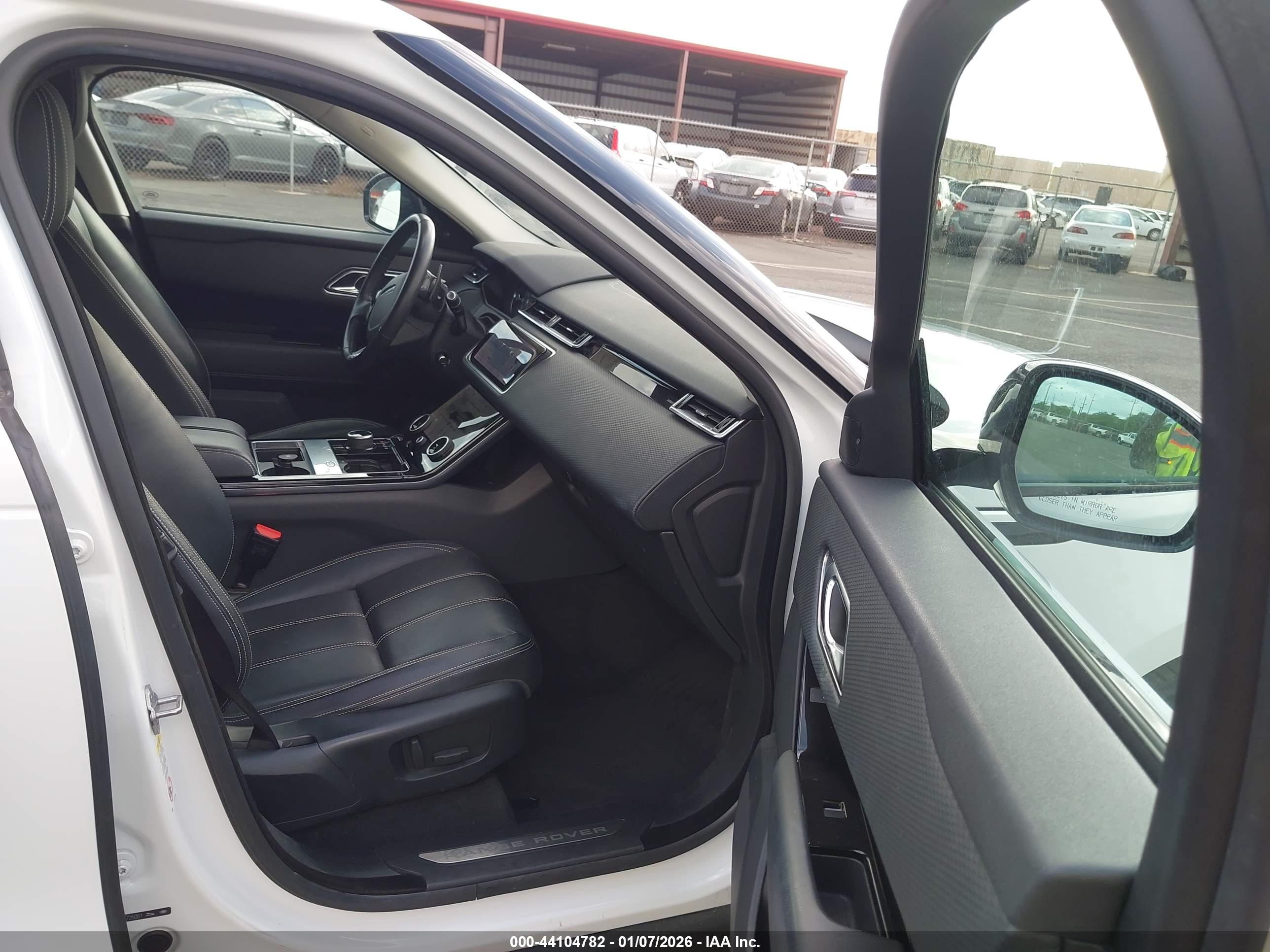 LAND ROVER image 5