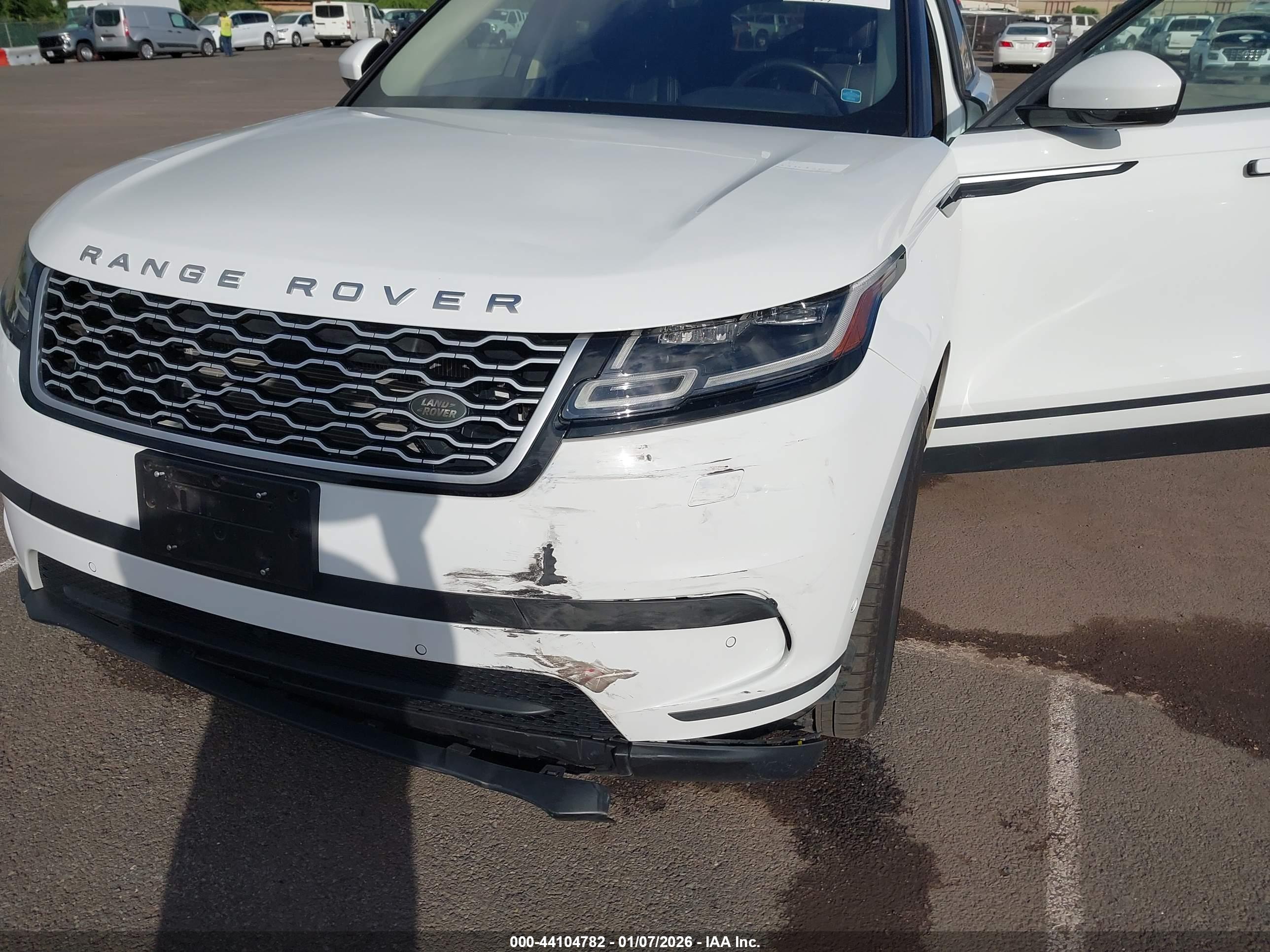 LAND ROVER image 6