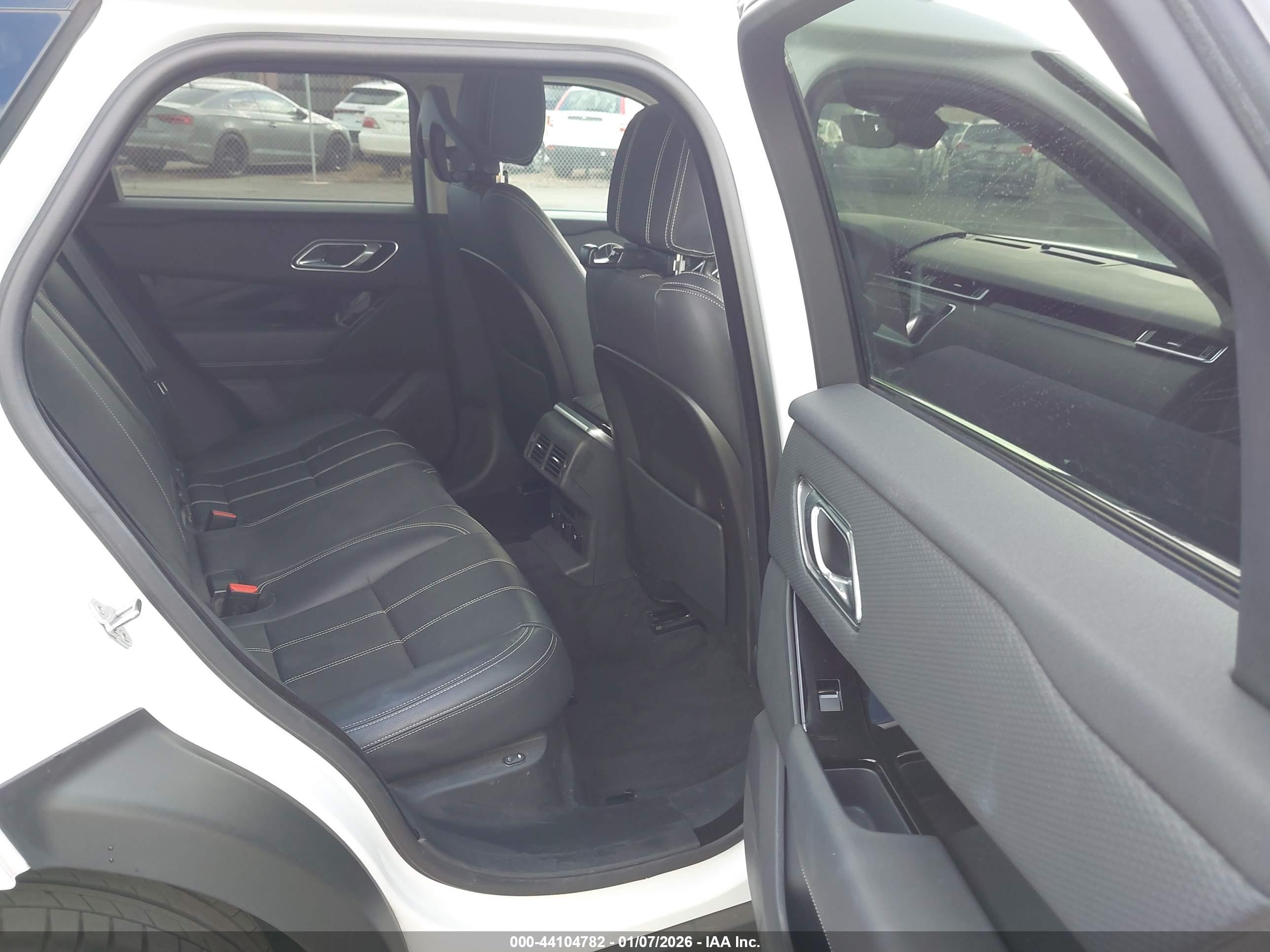 LAND ROVER image 8