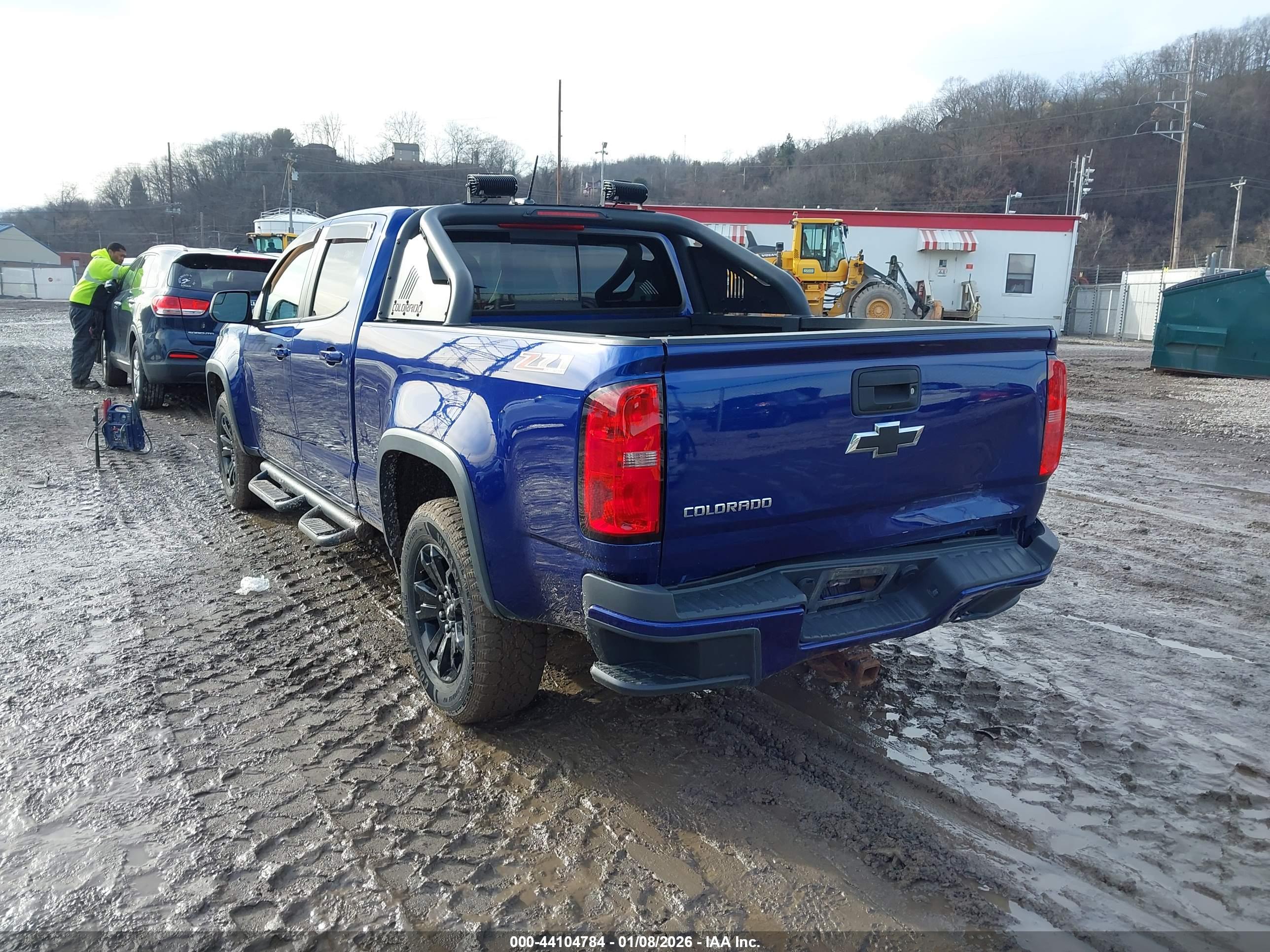 CHEVROLET COLORADO image 3