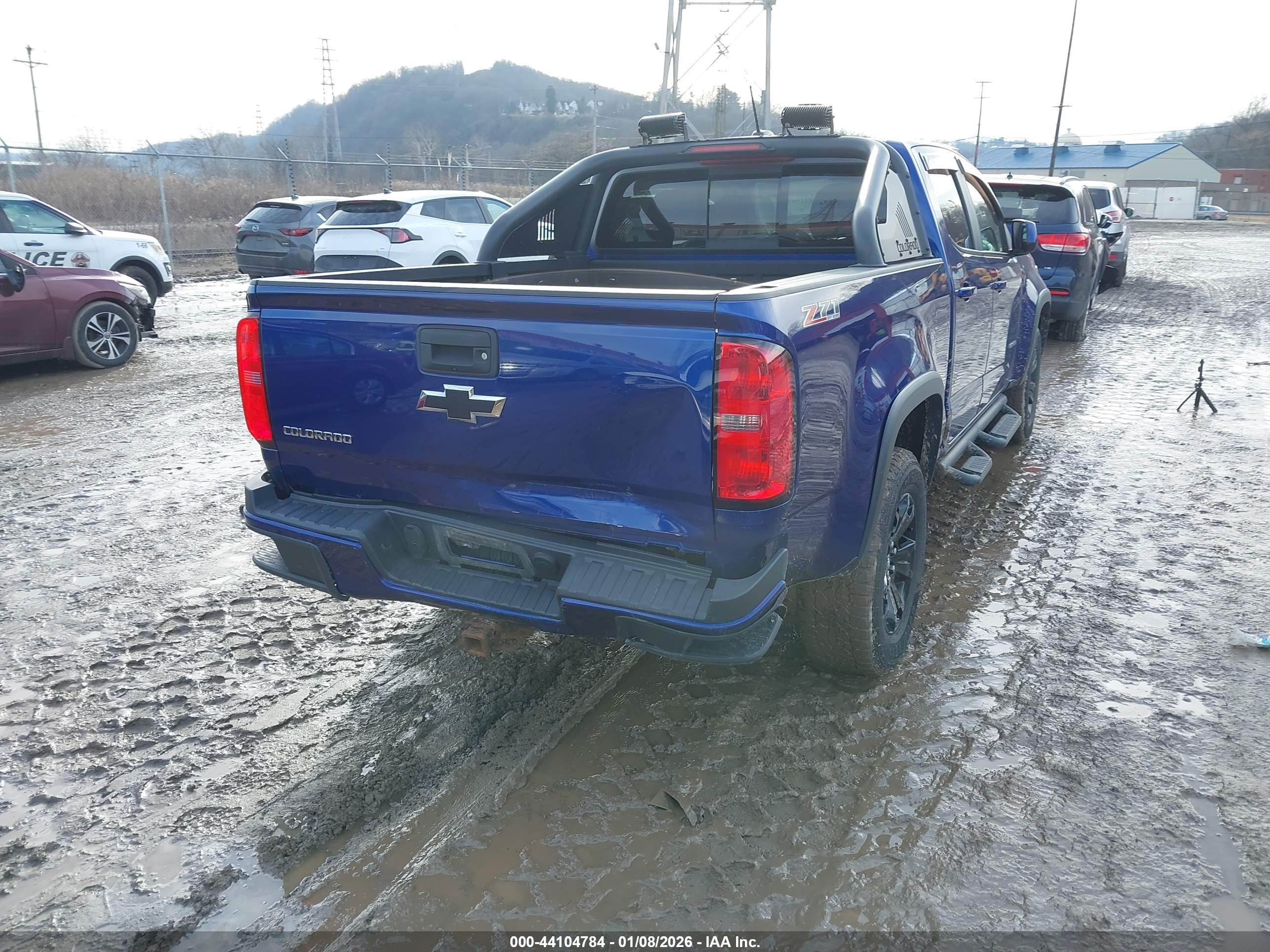 CHEVROLET COLORADO image 4