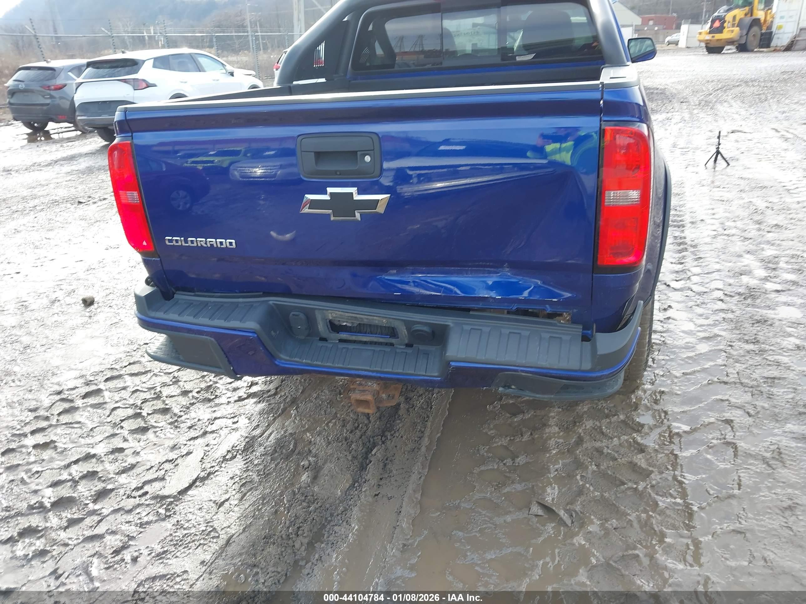 CHEVROLET COLORADO image 6