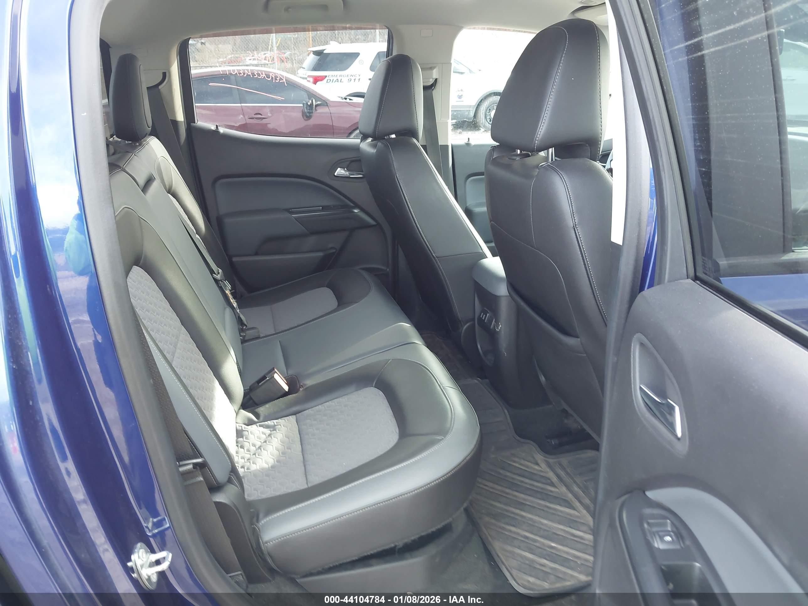 CHEVROLET COLORADO image 8