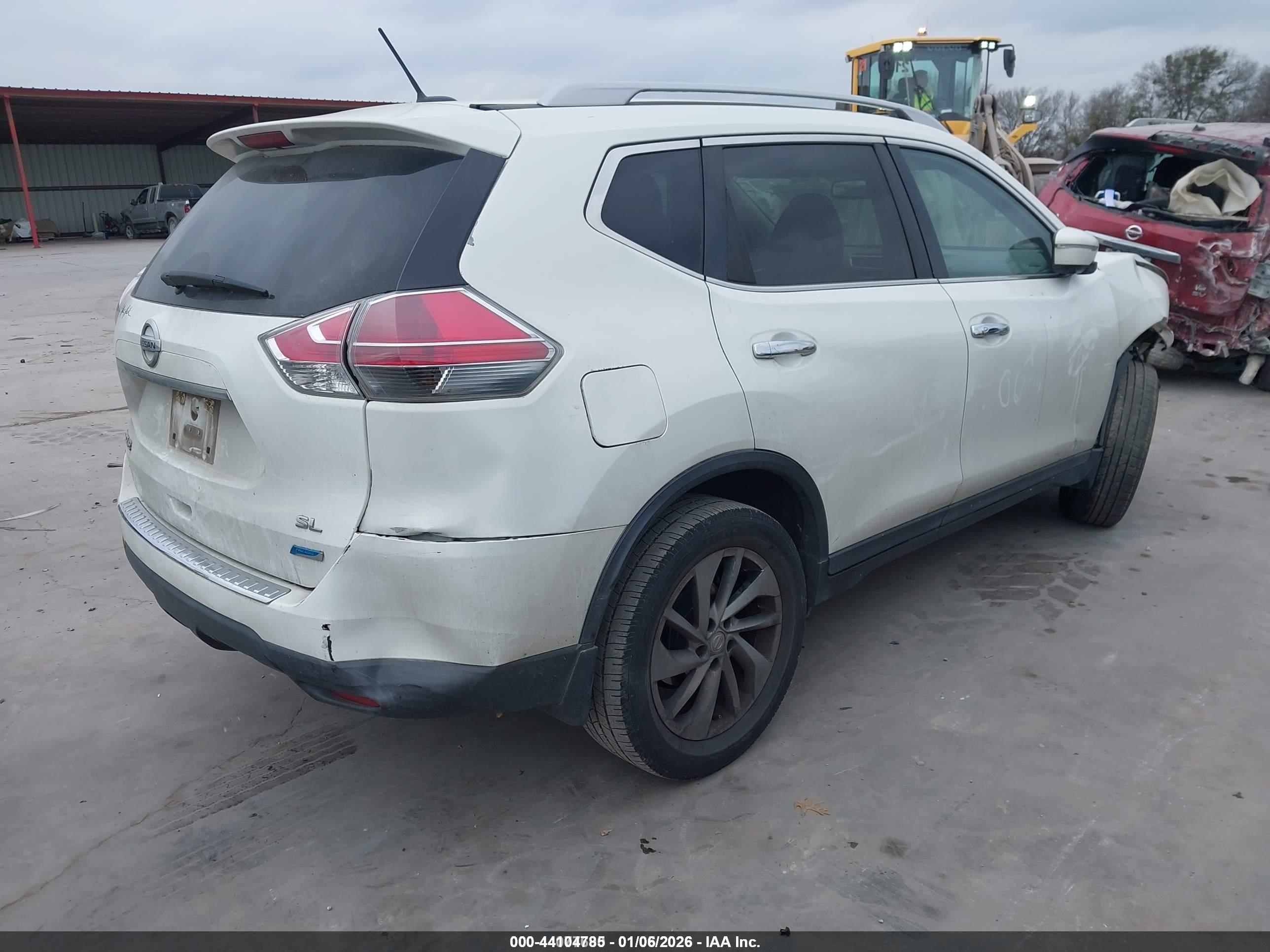 NISSAN ROGUE image 4