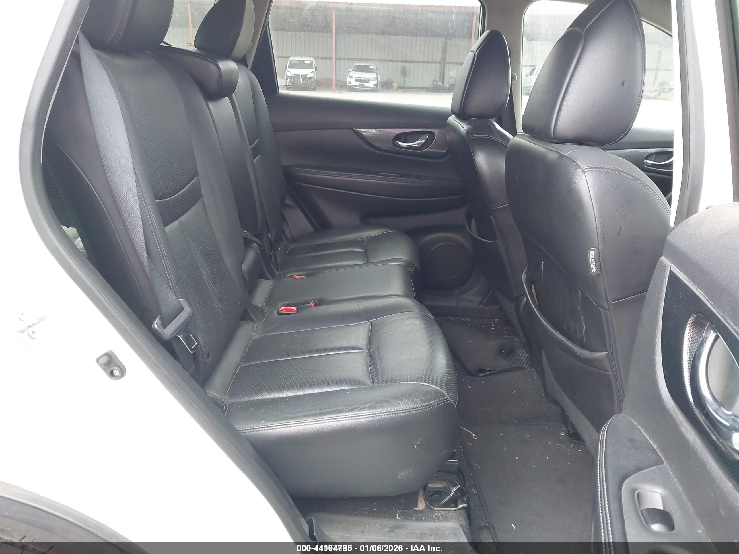 NISSAN ROGUE image 8