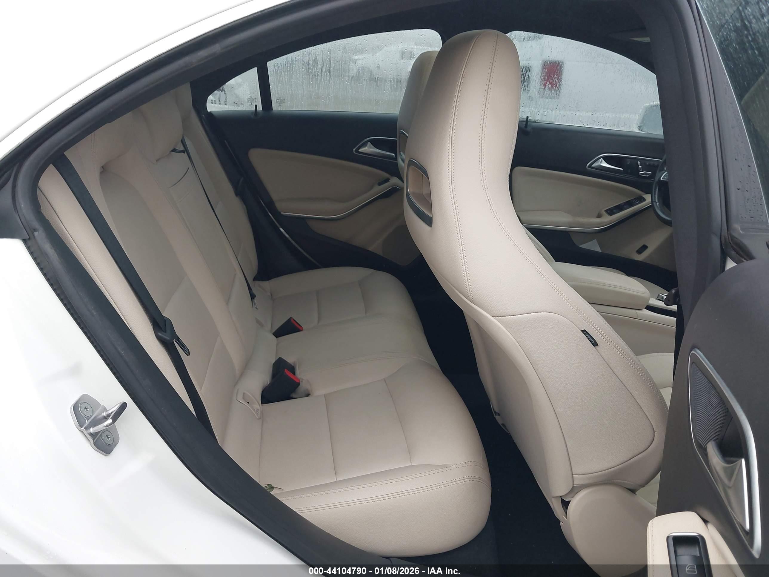 MERCEDES-BENZ CLA image 8