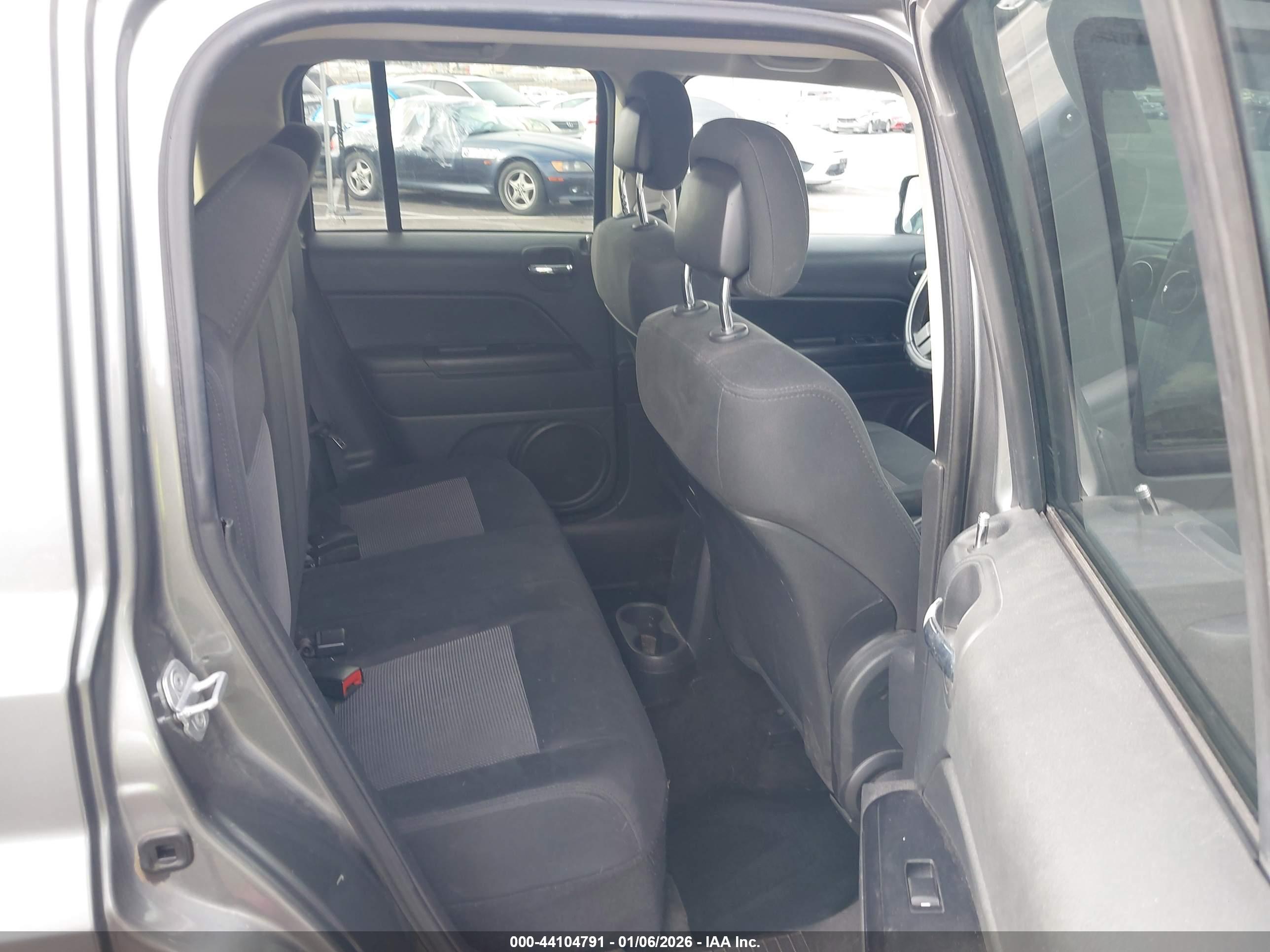 JEEP PATRIOT image 8