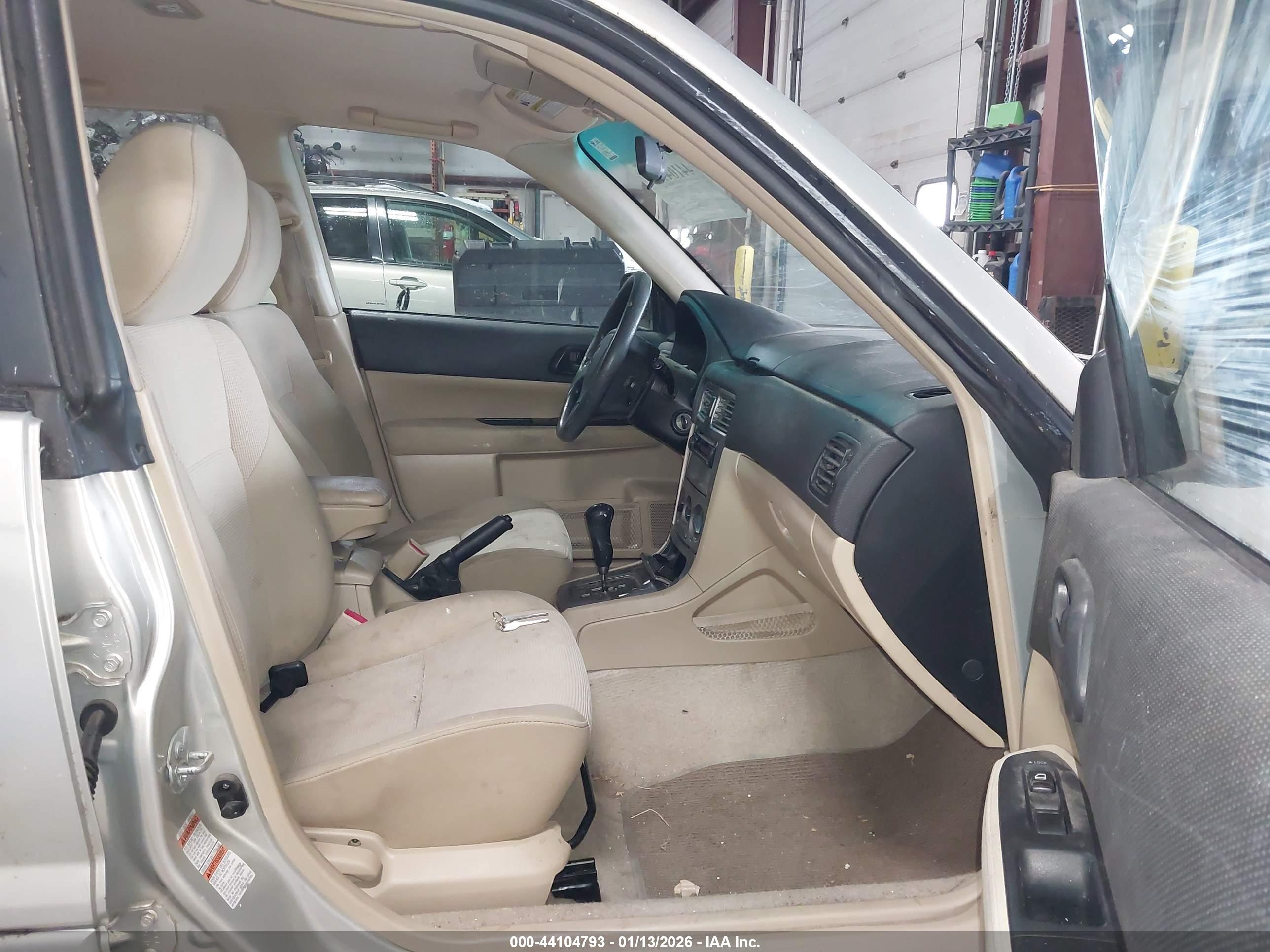 SUBARU FORESTER image 5