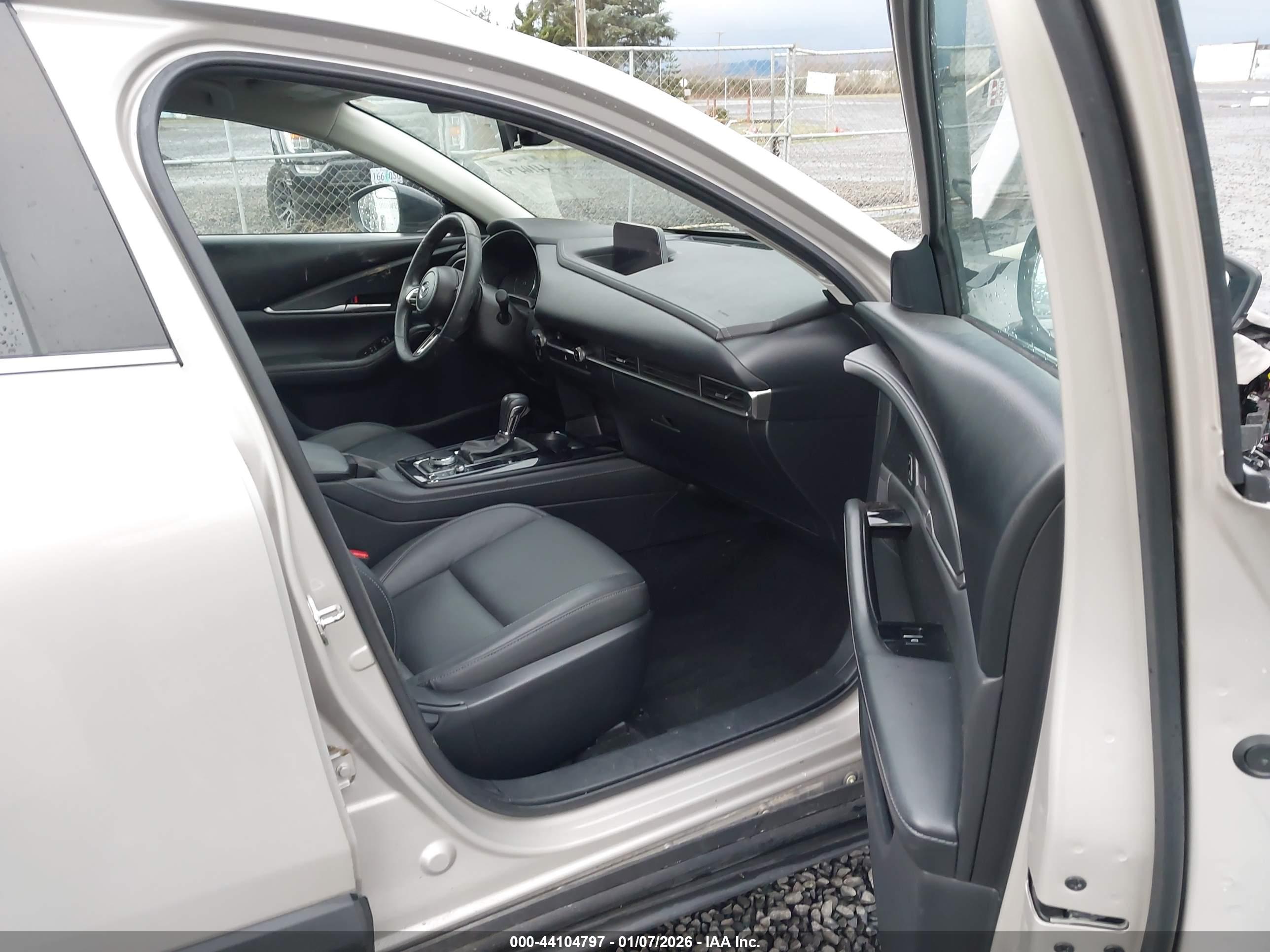 MAZDA CX-30 image 5