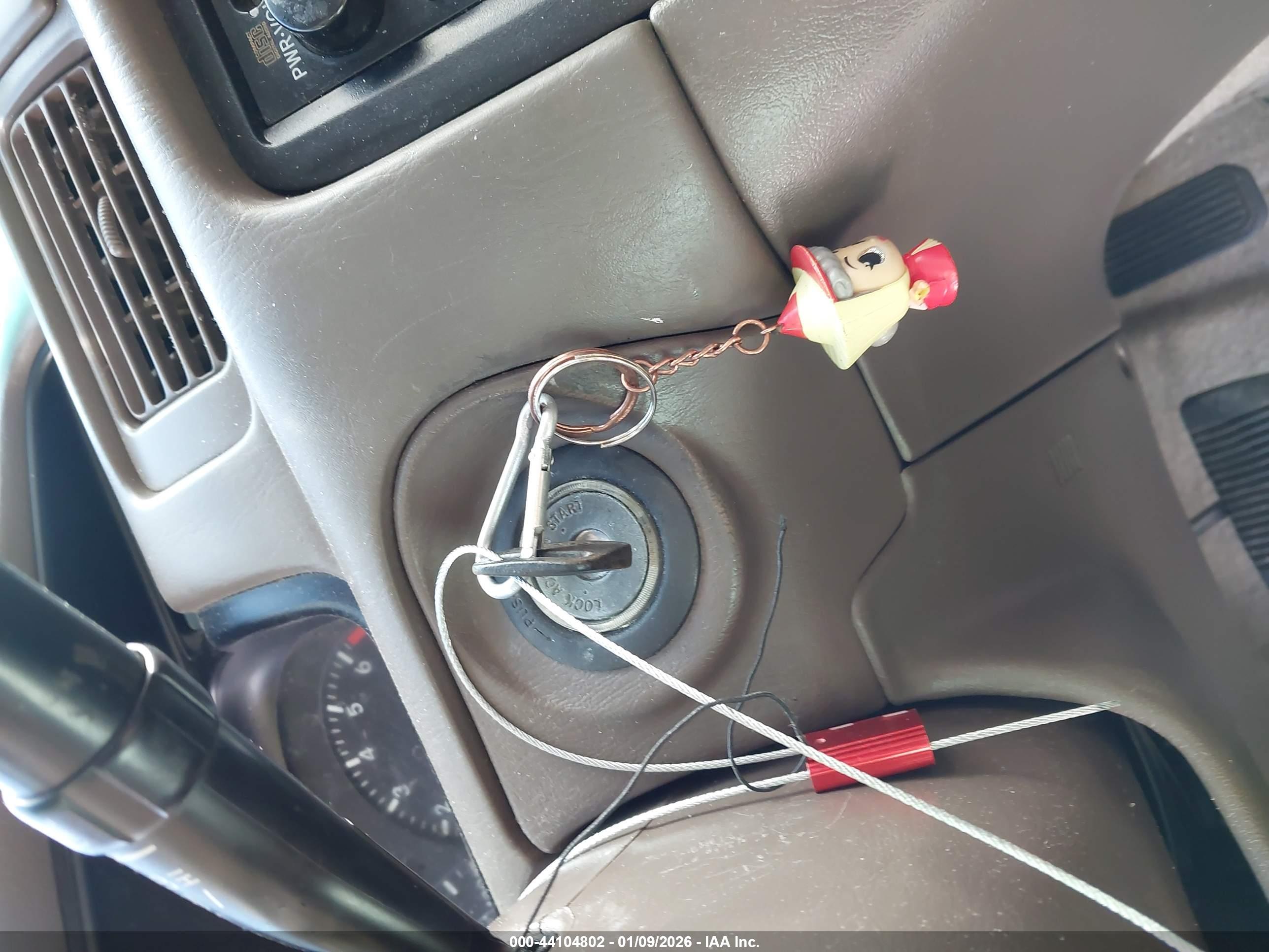 TOYOTA CAMRY image 11