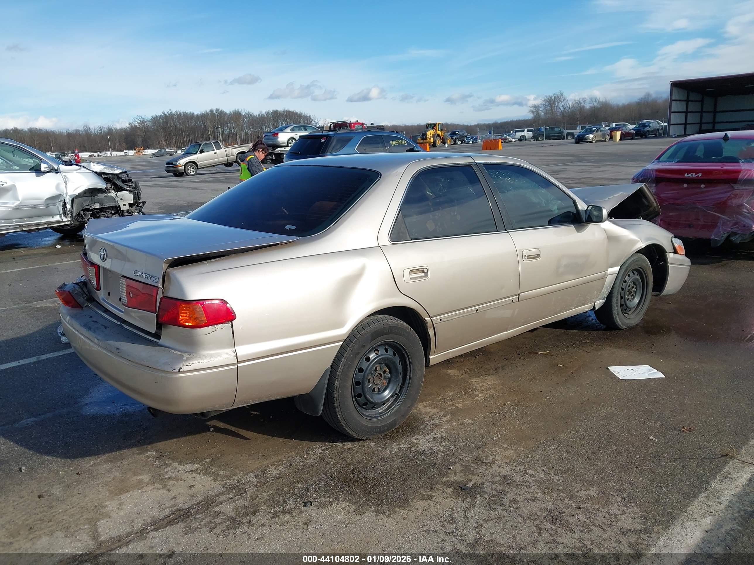 TOYOTA CAMRY image 4