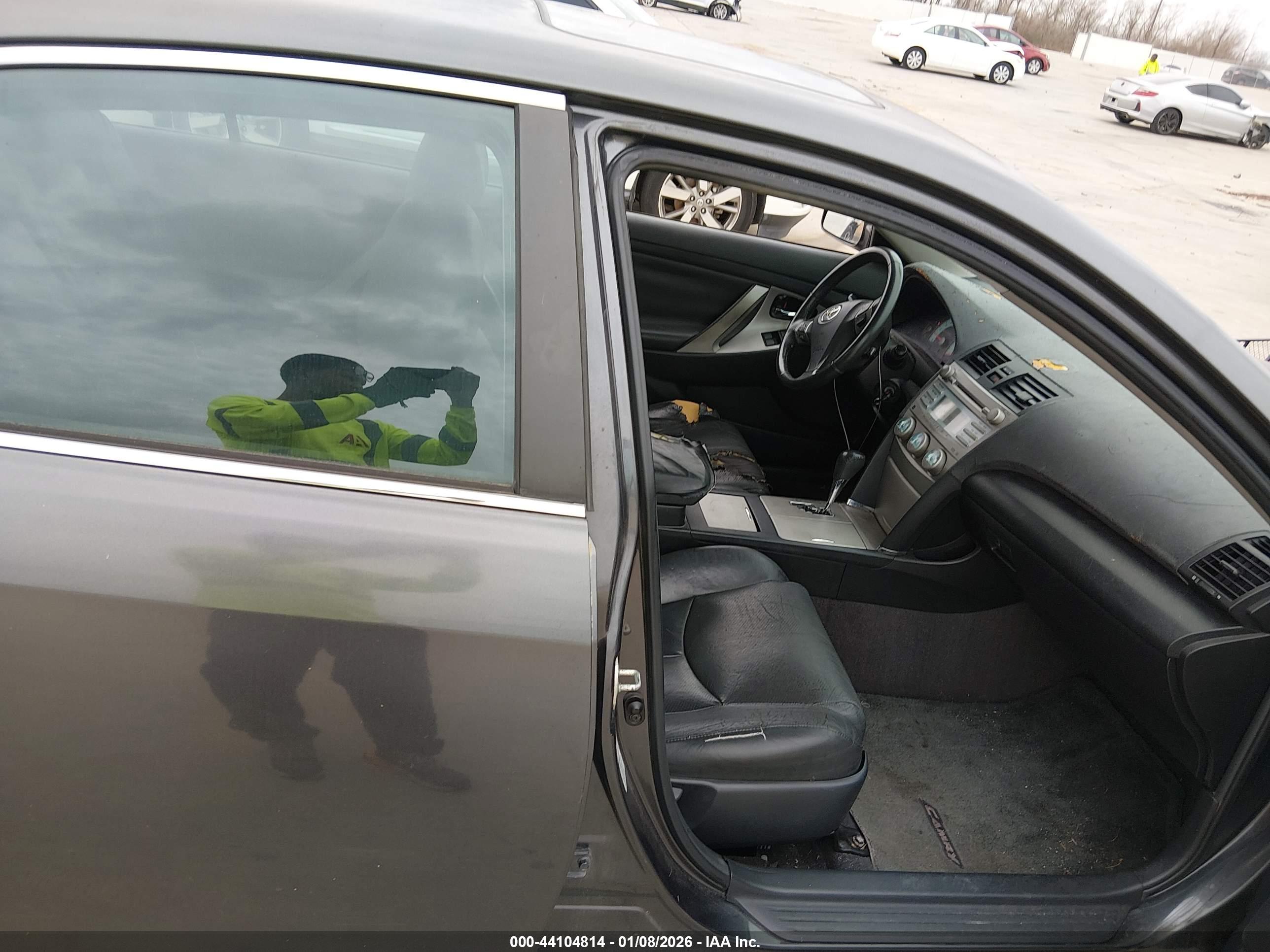 TOYOTA CAMRY image 5