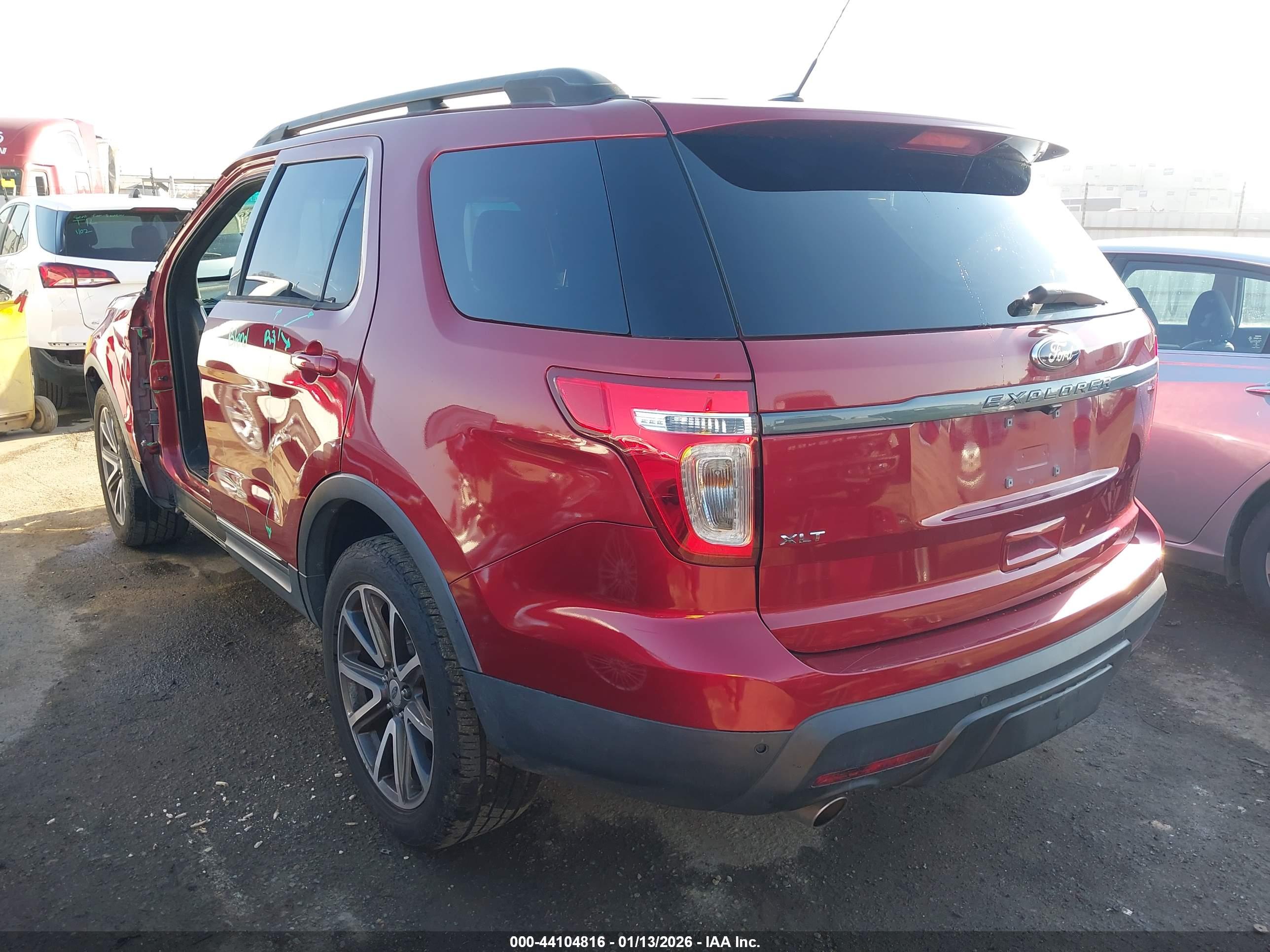 FORD EXPLORER image 3