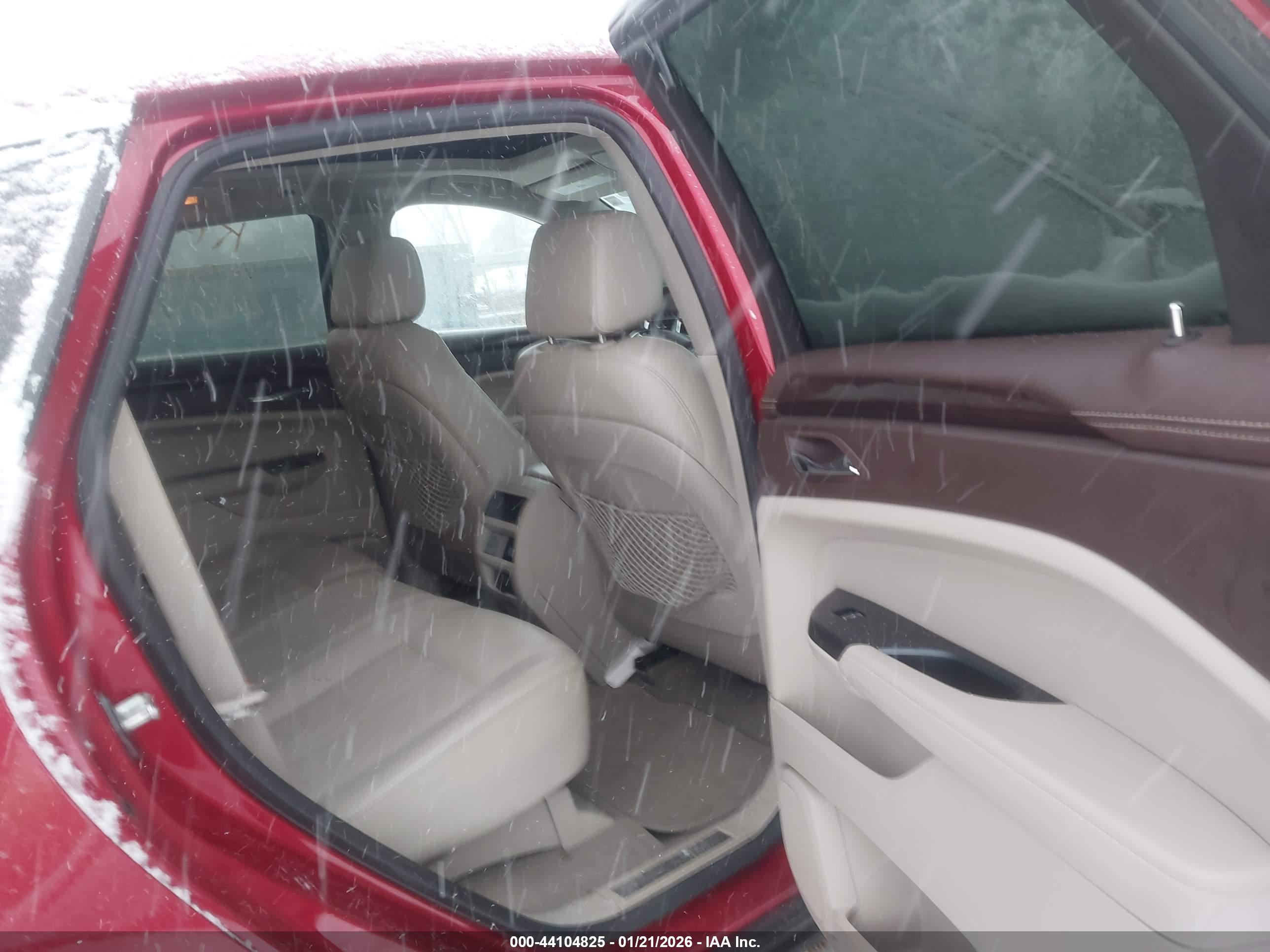 CADILLAC SRX image 8
