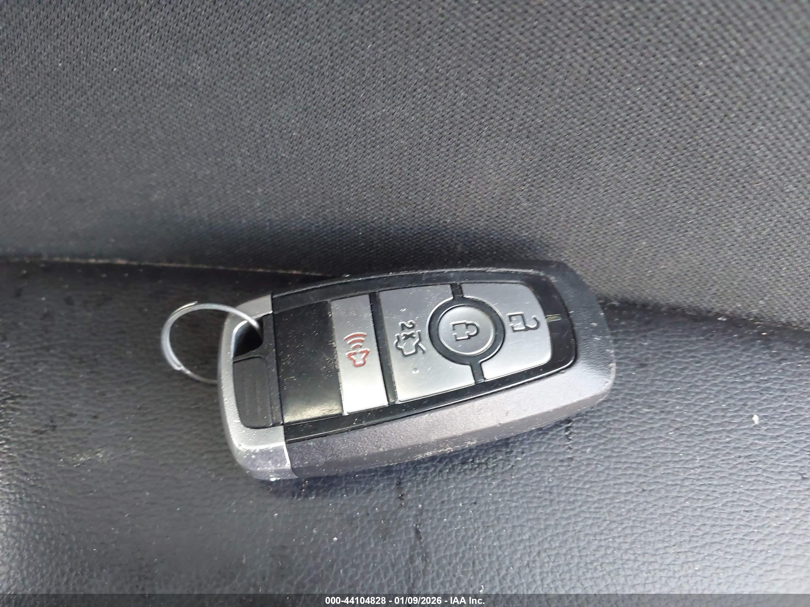 FORD FUSION image 11