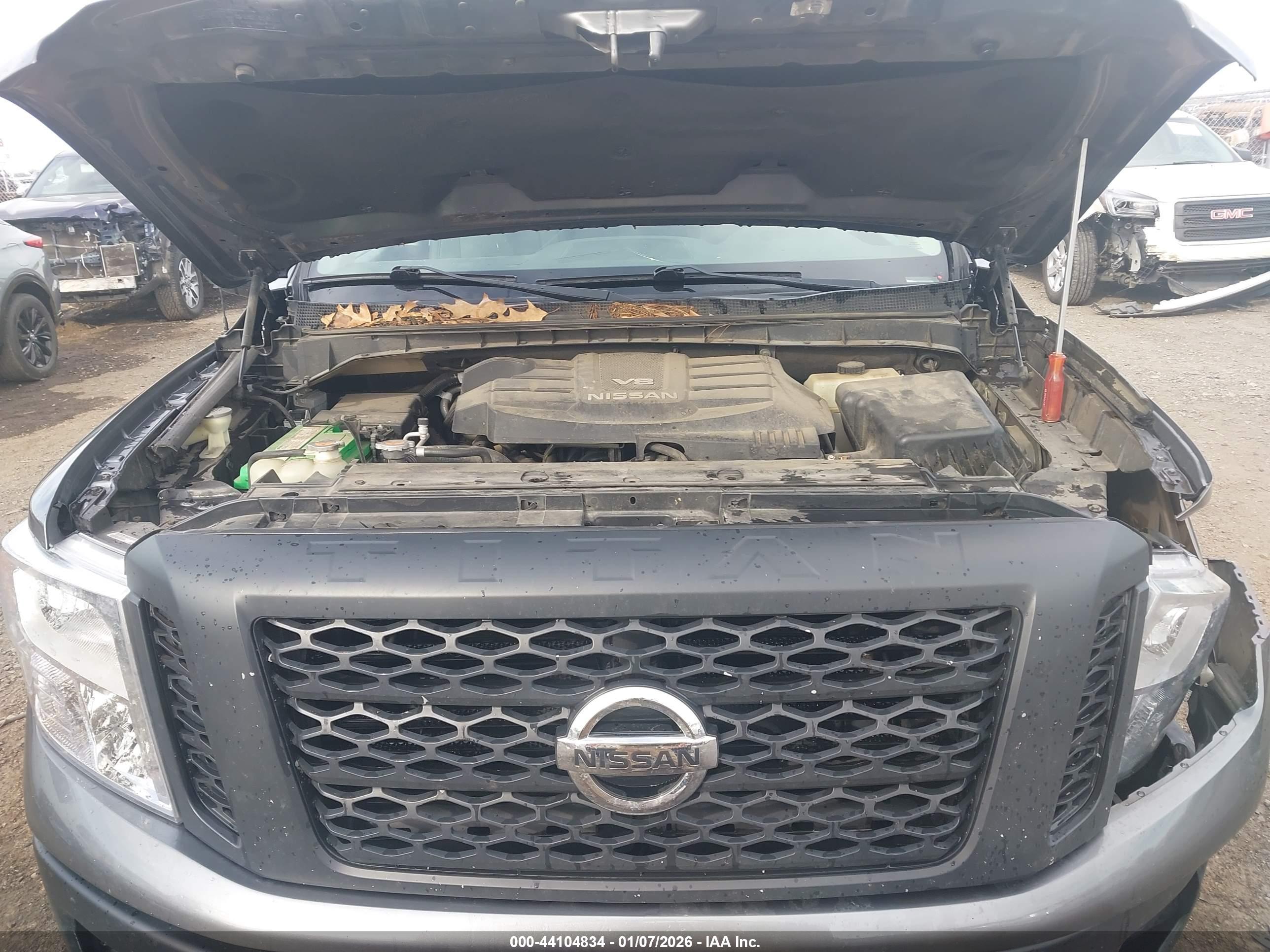 NISSAN TITAN image 10
