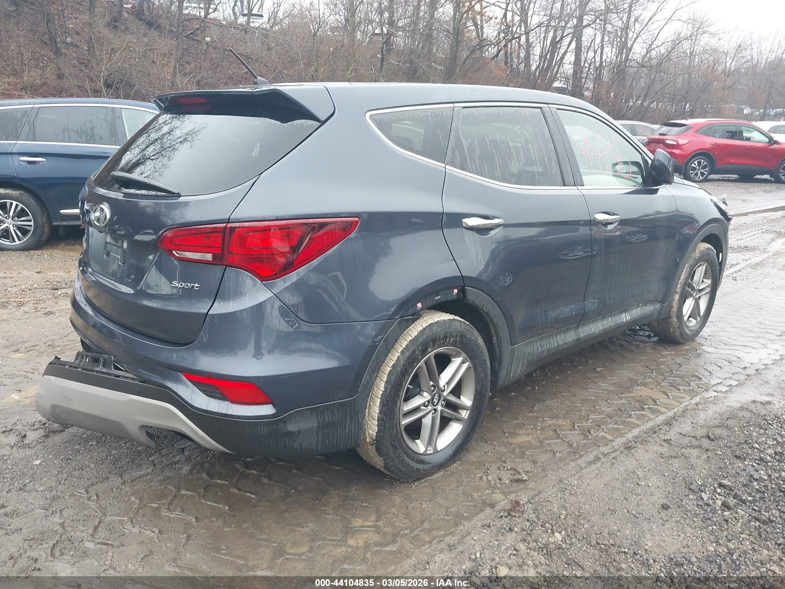 HYUNDAI SANTA image 4