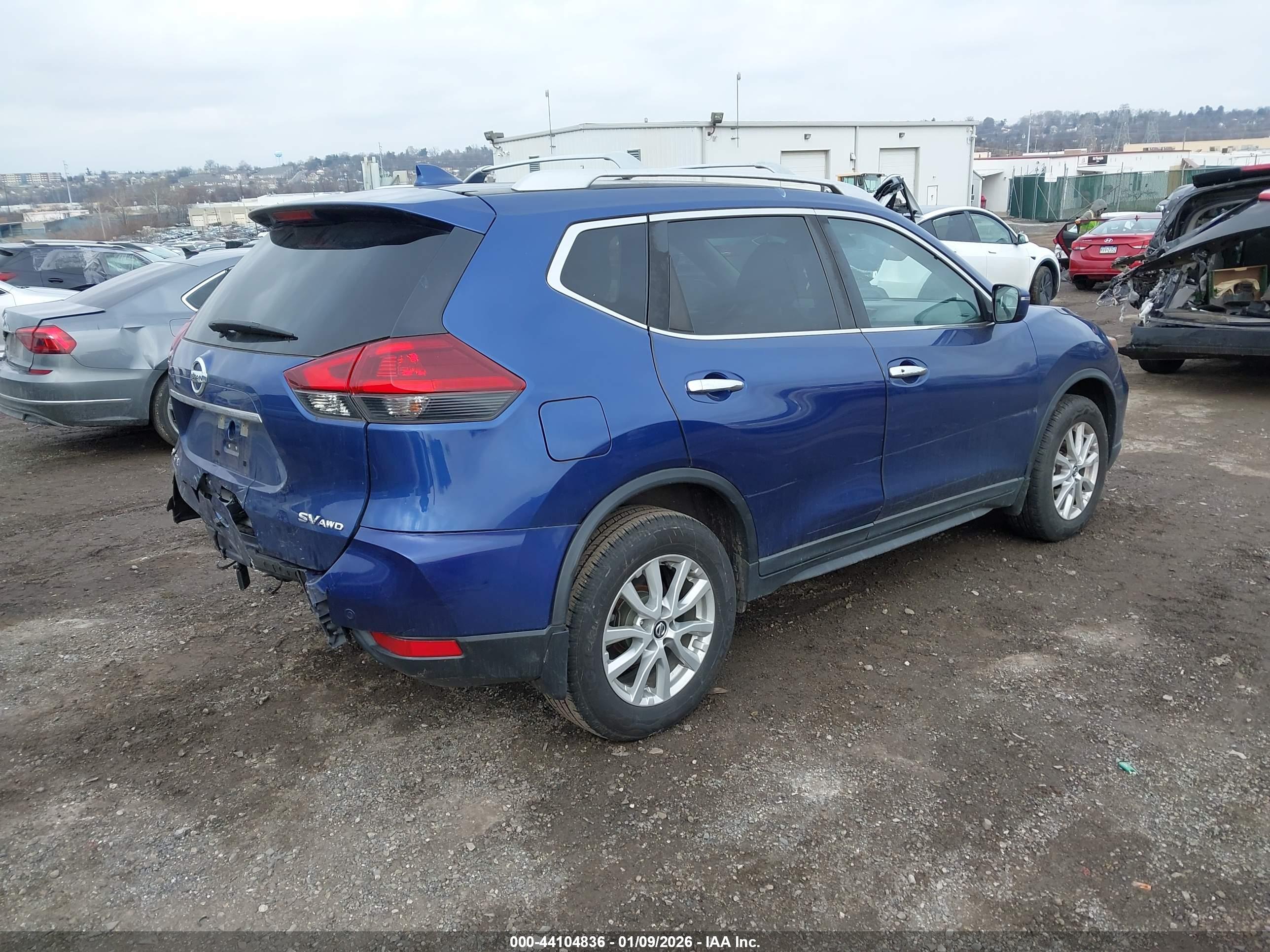 NISSAN ROGUE image 4