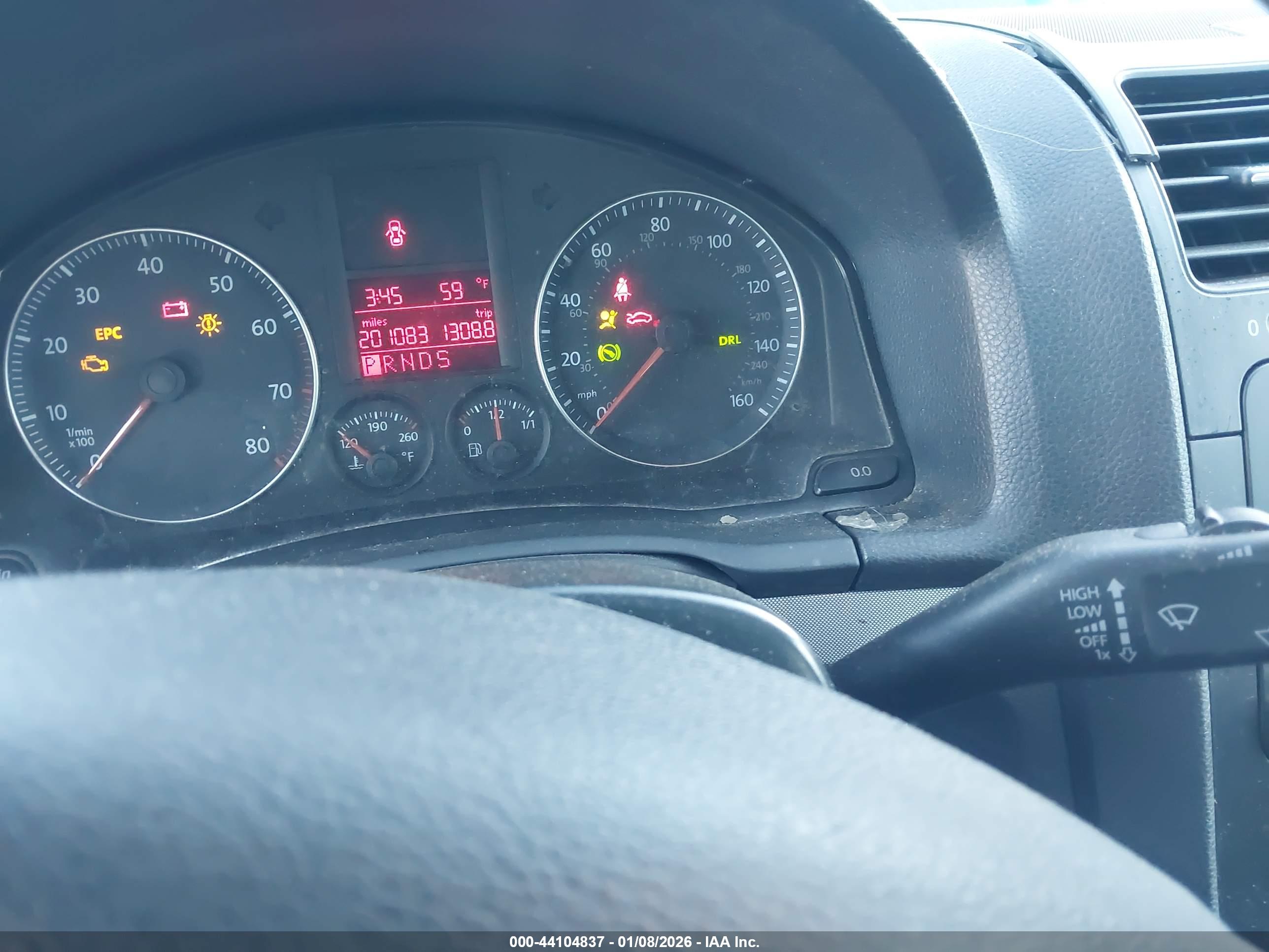 VOLKSWAGEN JETTA image 7