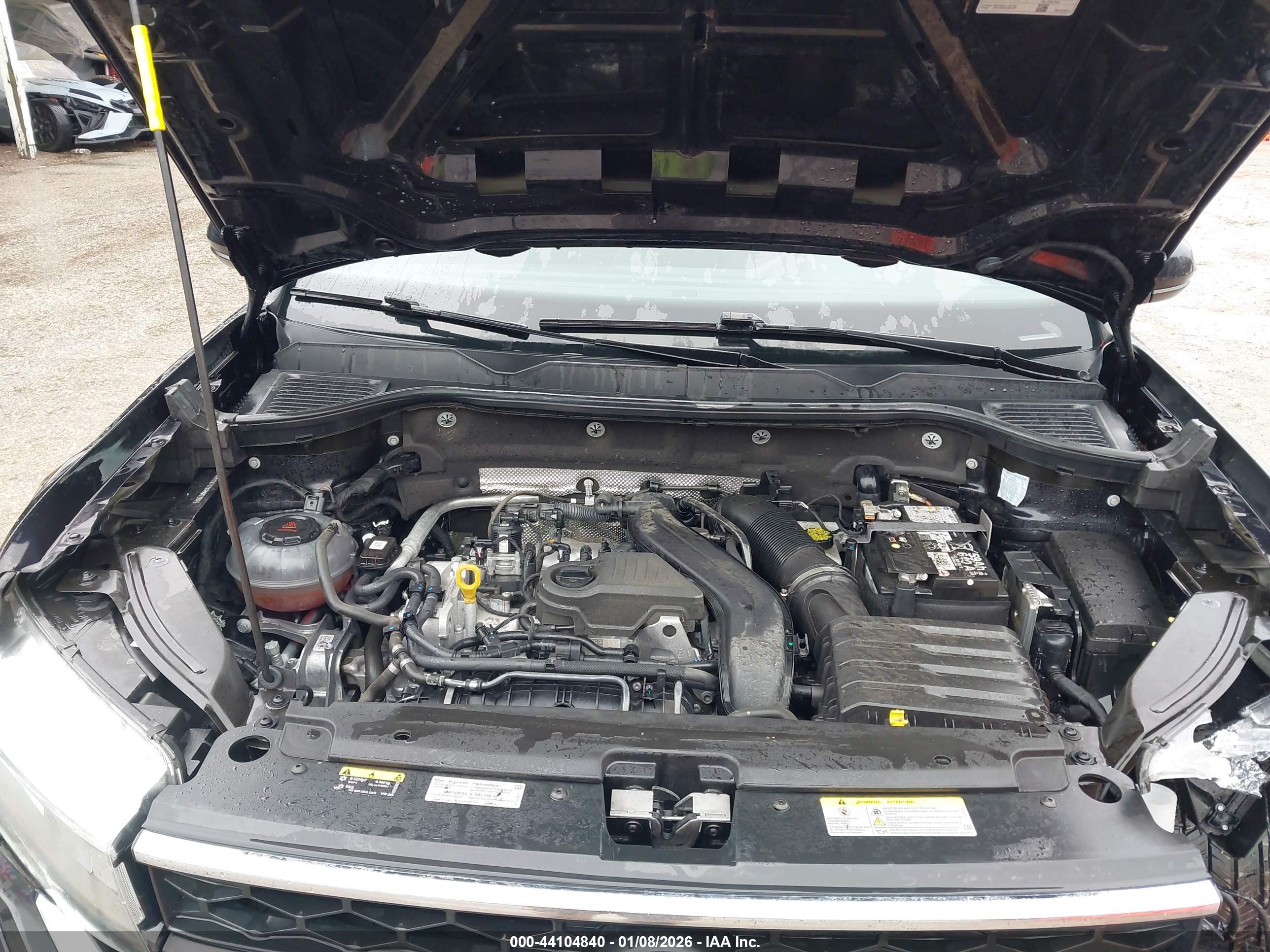 VOLKSWAGEN TAOS image 10
