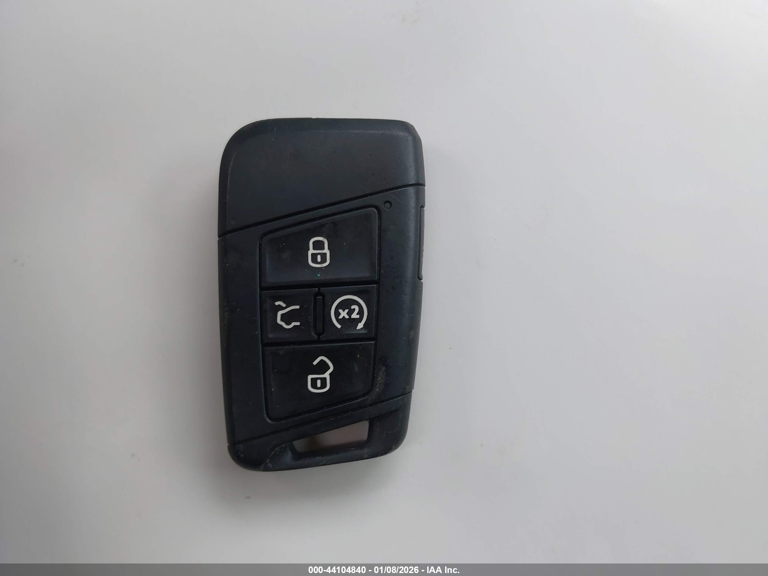 VOLKSWAGEN TAOS image 11