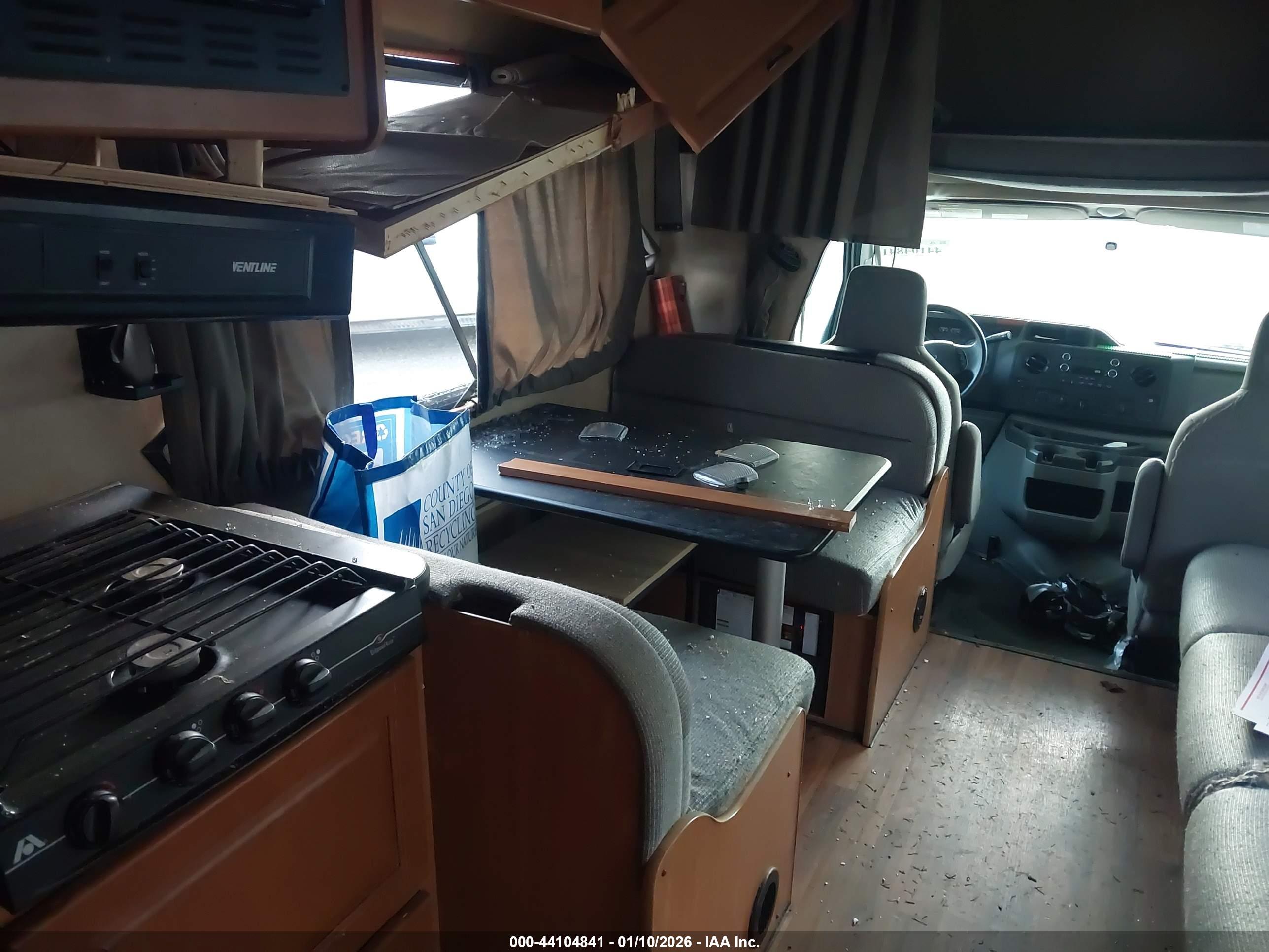 FORD E-450 image 7