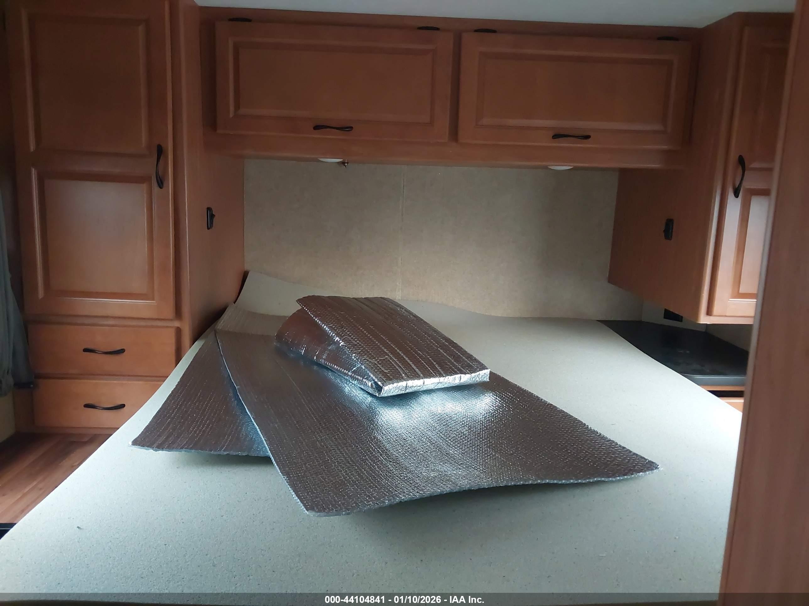 FORD E-450 image 8