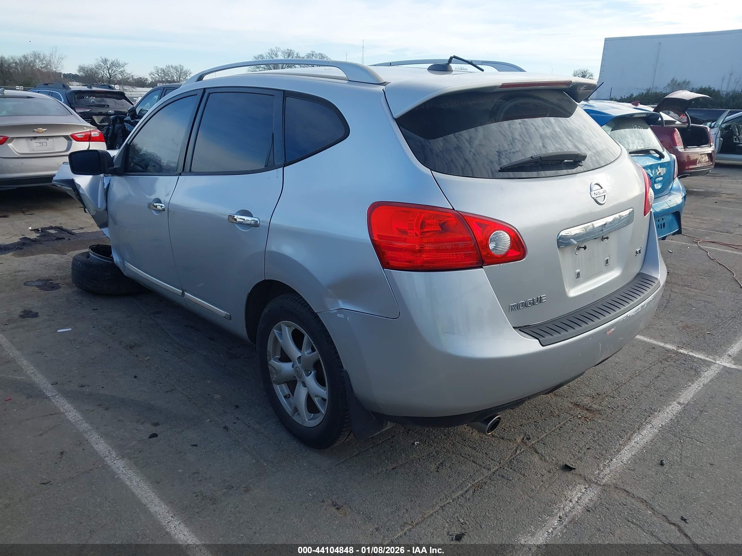 NISSAN ROGUE image 3