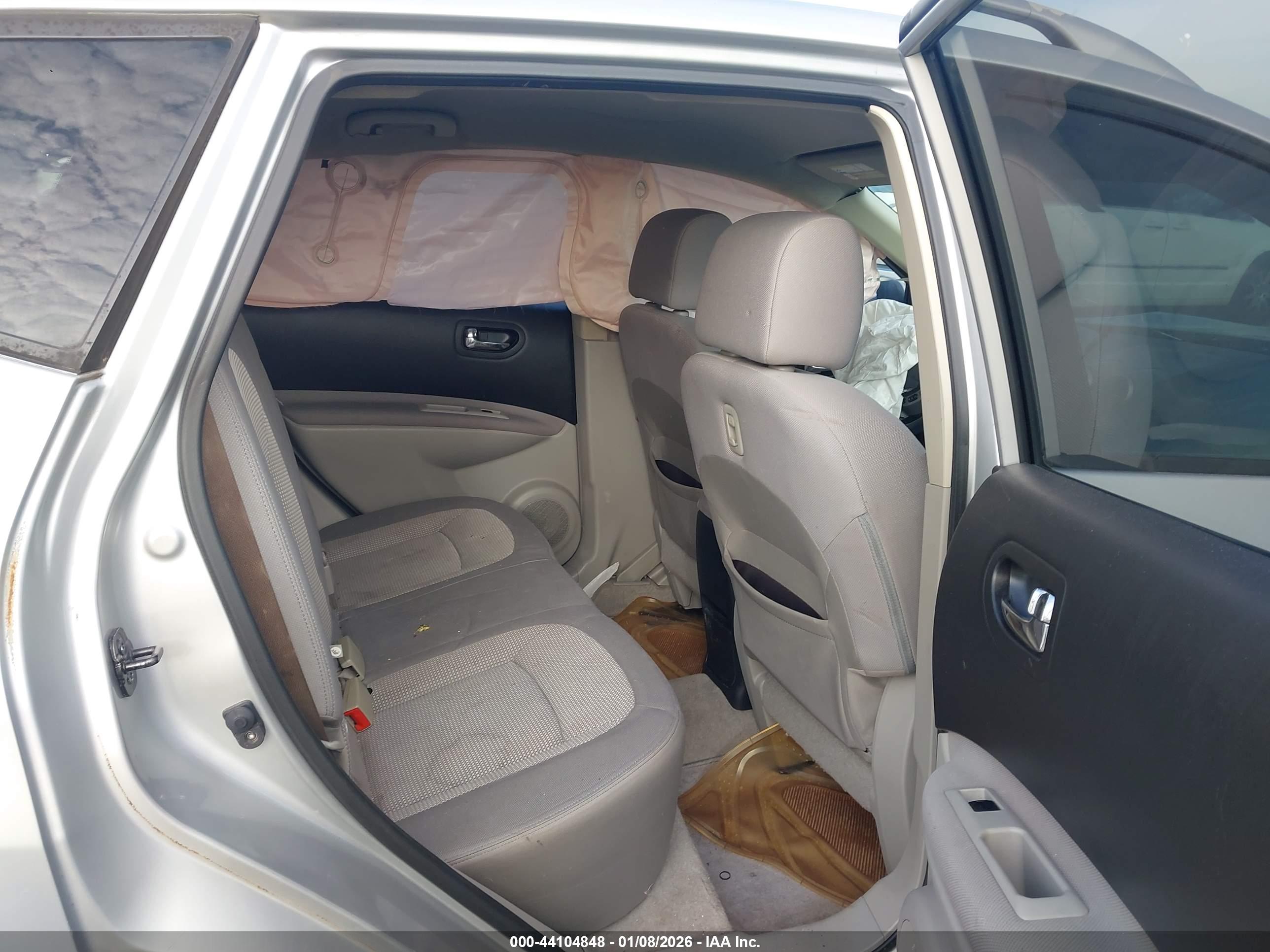 NISSAN ROGUE image 8