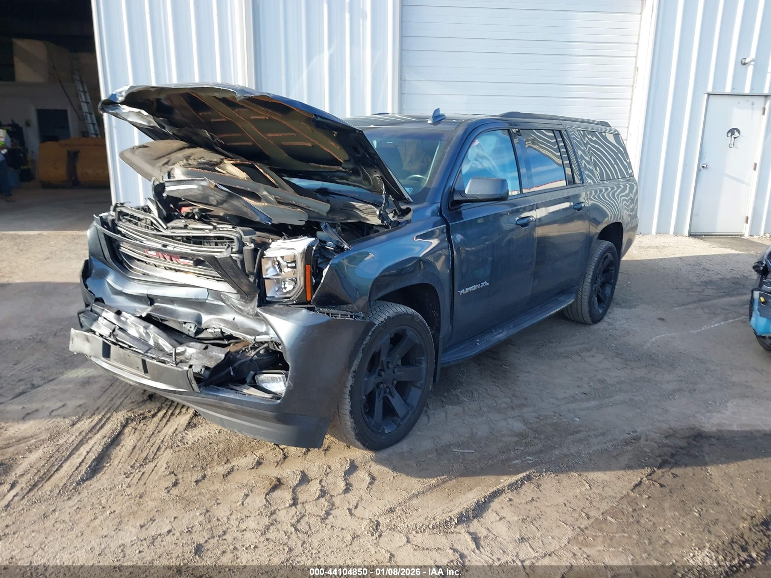 GMC YUKON image 2