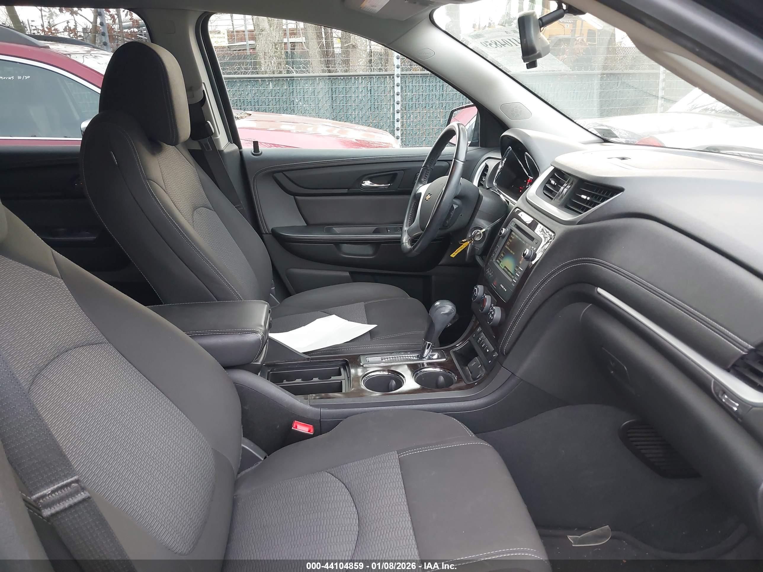 CHEVROLET TRAVERSE image 5