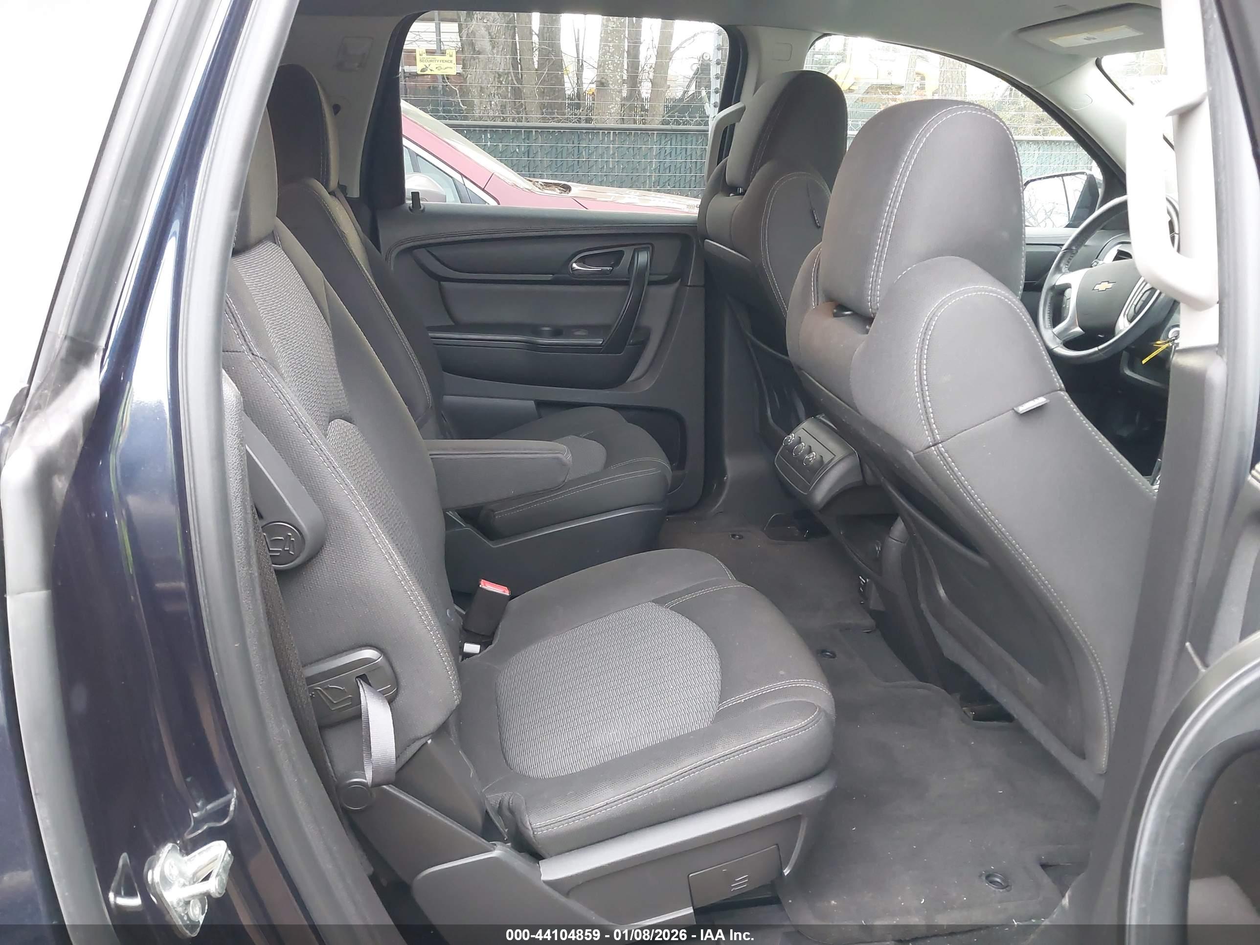CHEVROLET TRAVERSE image 8