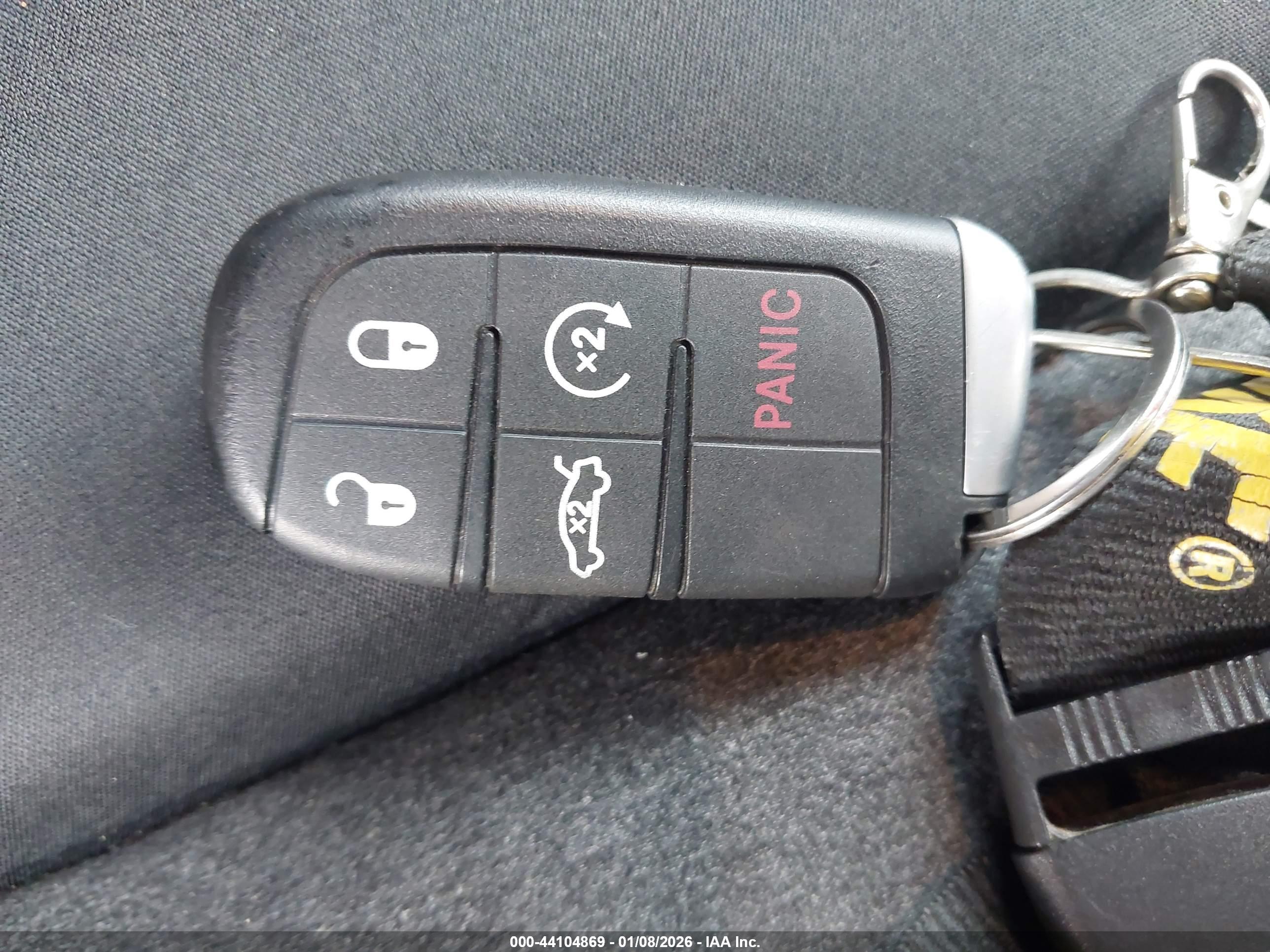 CHRYSLER 300 image 11